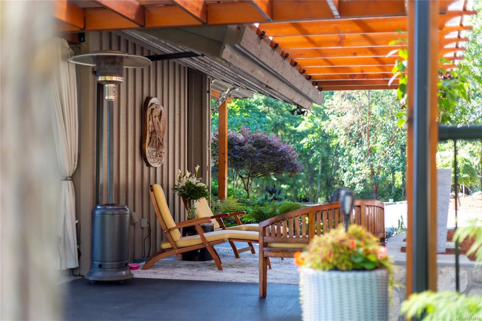 CENTRAL SAANICH, British Columbia, V8M 1S2, CA, 3 Bedrooms Bedrooms, ,Residential,For Sale,1950978