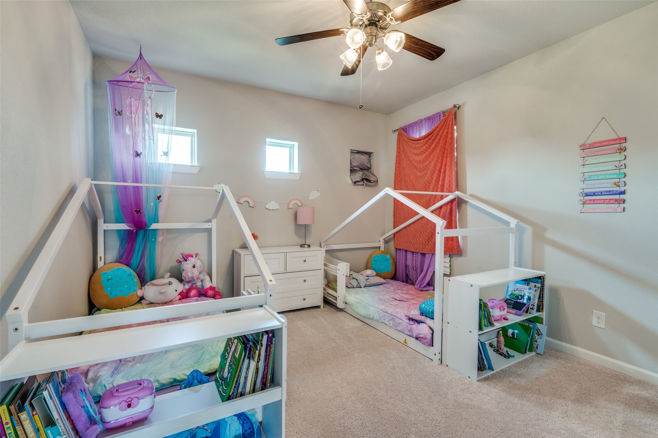 Arlington, Texas, 76005, United States, 4 Bedrooms Bedrooms, ,4 BathroomsBathrooms,Residential,For Sale,1857348