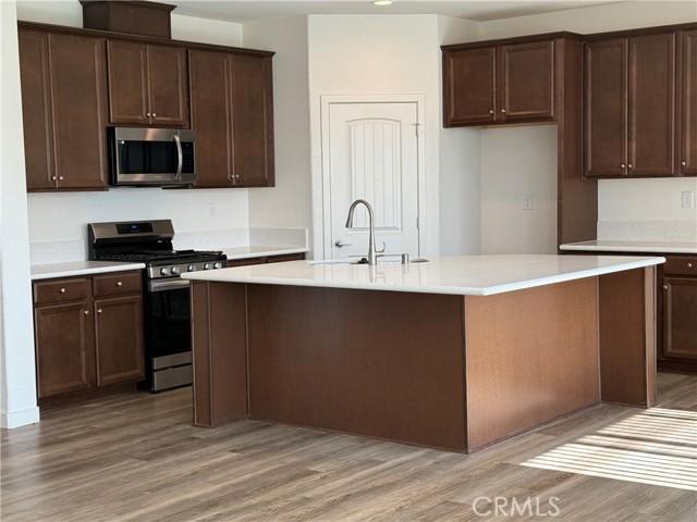 Los Banos, California, 93635, United States, 3 Bedrooms Bedrooms, ,2 BathroomsBathrooms,Residential,For Sale,1881481