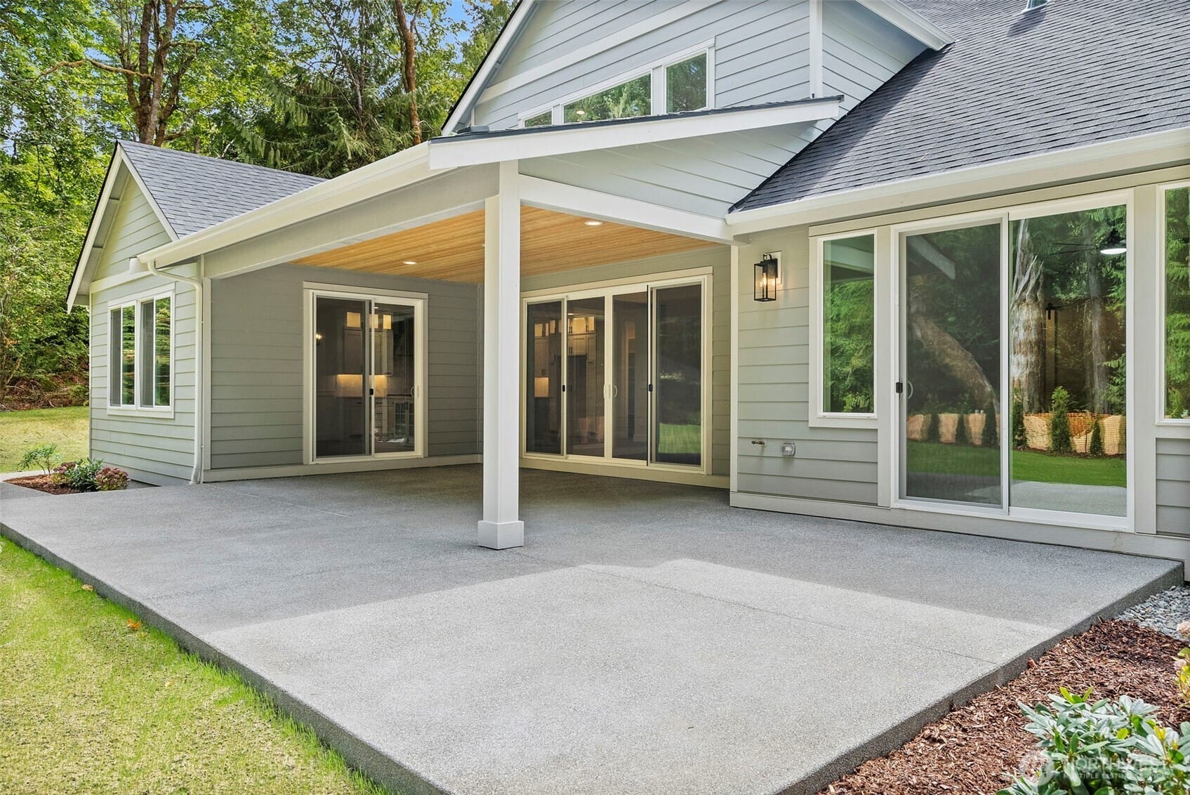 Olympia, Washington, 98502, United States, 4 Bedrooms Bedrooms, ,2 BathroomsBathrooms,Residential,For Sale,1848524