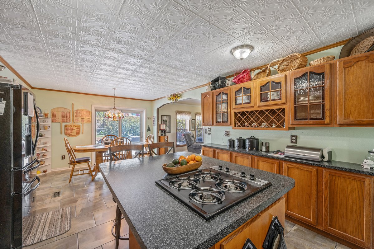 Cheyenne, Wyoming, 82009, United States, 5 Bedrooms Bedrooms, ,2 BathroomsBathrooms,Residential,For Sale,2048903