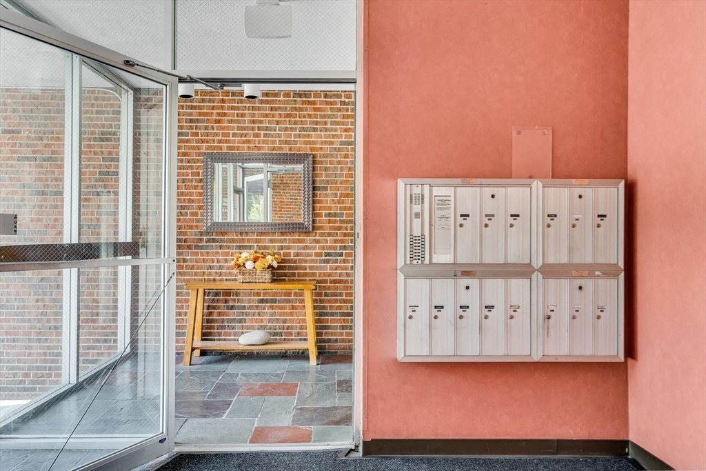 Watertown, Massachusetts, 02472, United States, 2 Bedrooms Bedrooms, ,1 BathroomBathrooms,Residential,For Sale,1865880