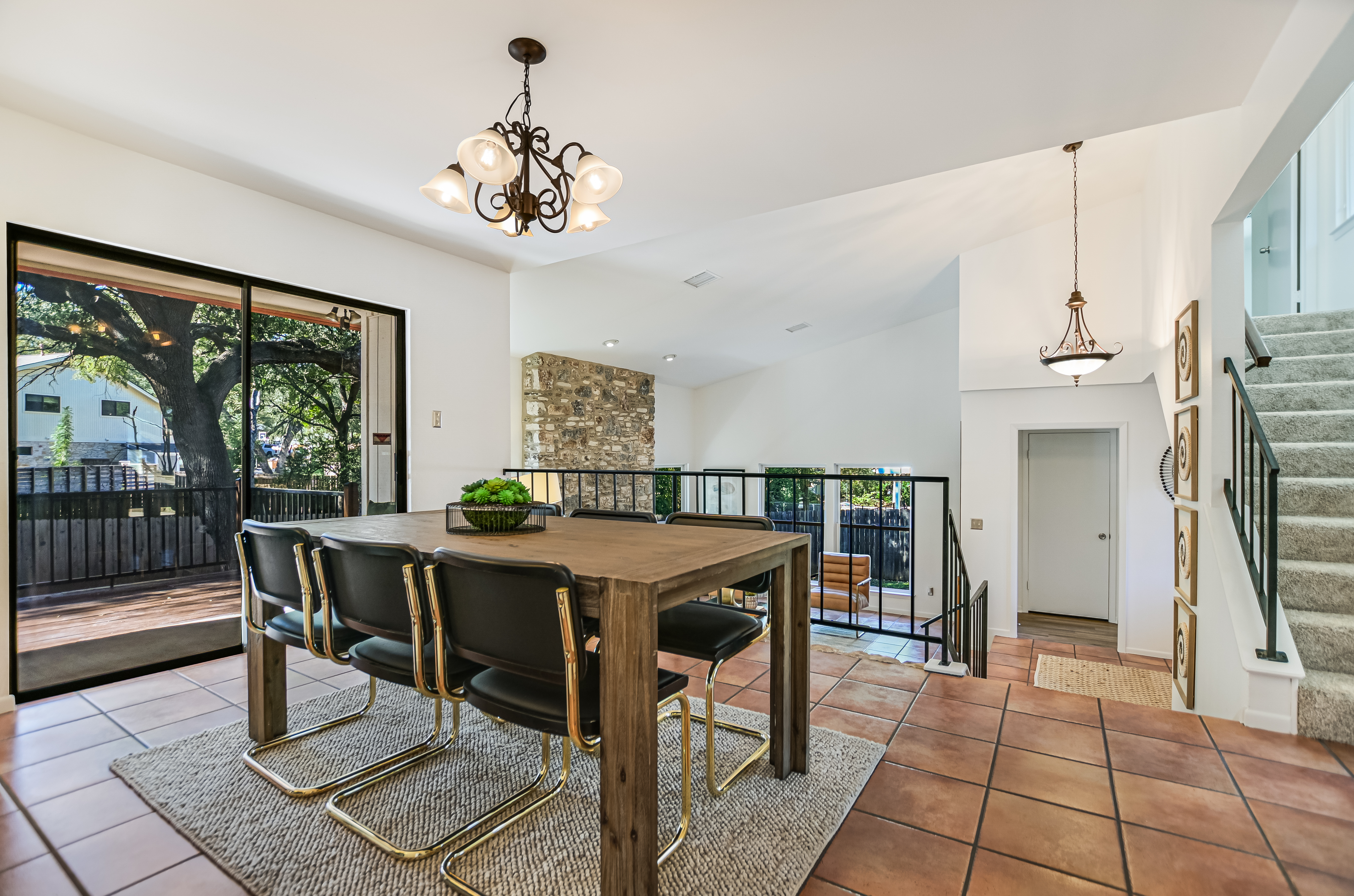  Desirable, Established Oak Forest Neighborhood of NW Austin - 物件實景