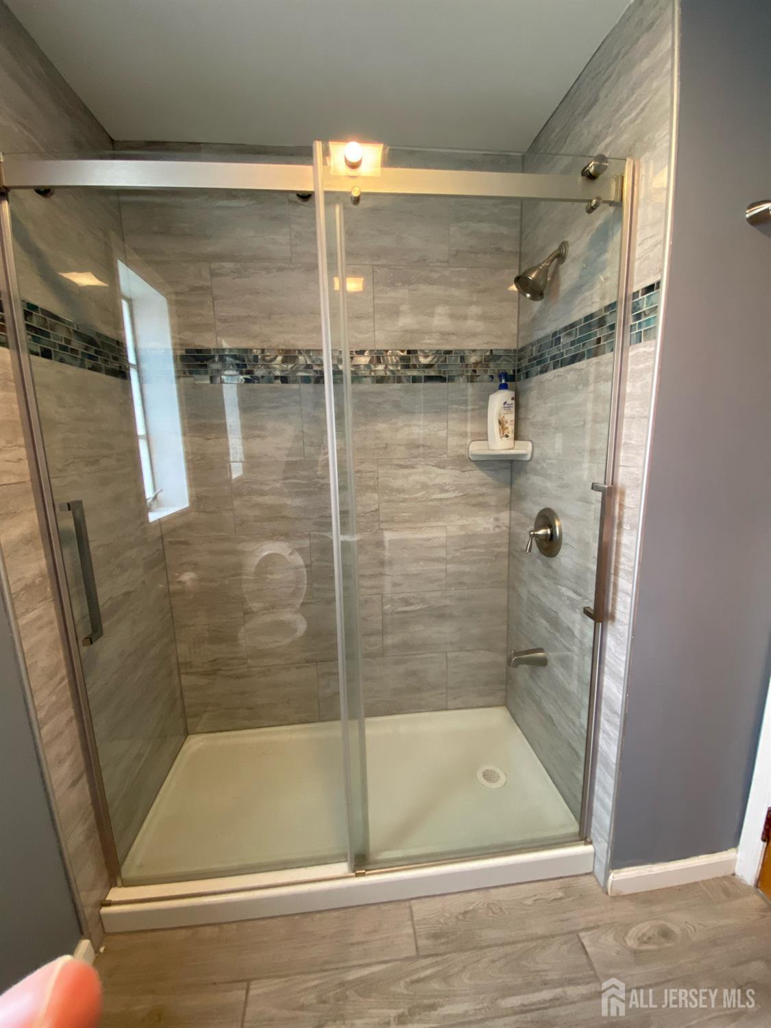 East Brunswick, New Jersey, 08816, United States, 5 Bedrooms Bedrooms, ,2 BathroomsBathrooms,Residential,For Sale,1956516