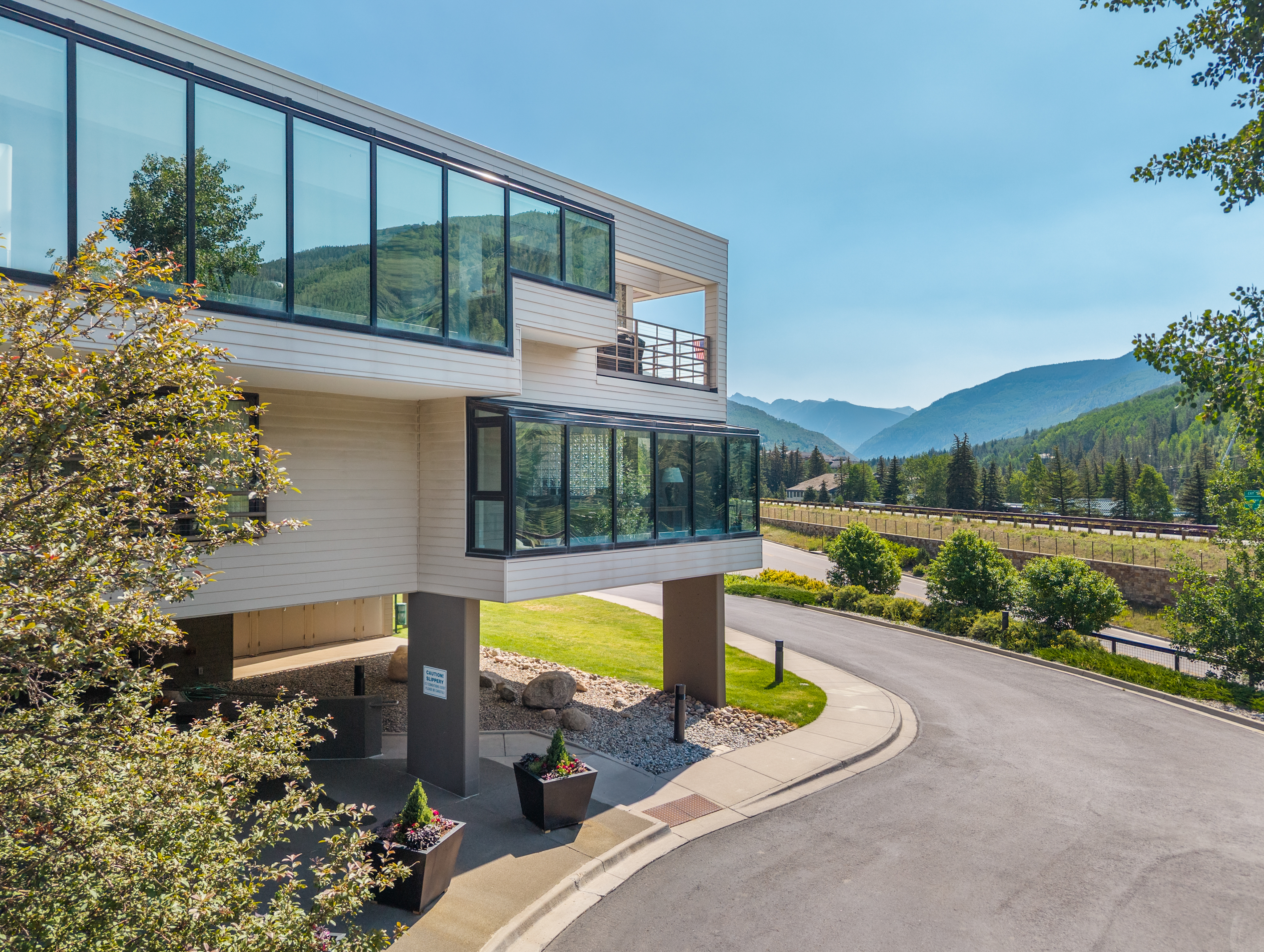  South-Facing Views of Vail Mountain and The Gore Range - 物件實景