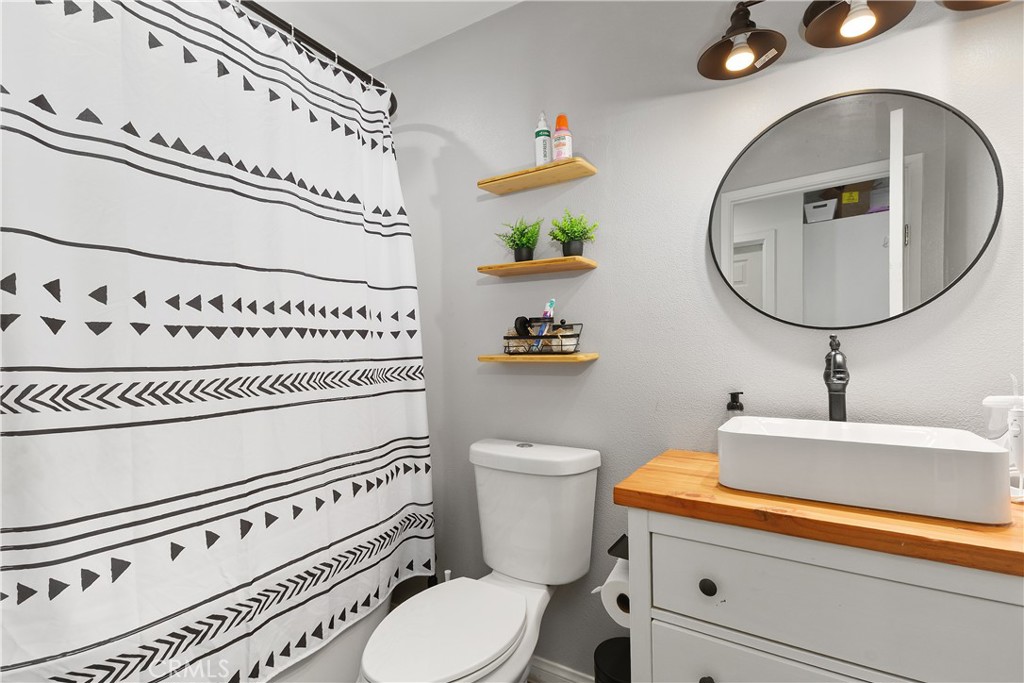 Beaumont, California, 92223, United States, 3 Bedrooms Bedrooms, ,2 BathroomsBathrooms,Residential,For Sale,1951379
