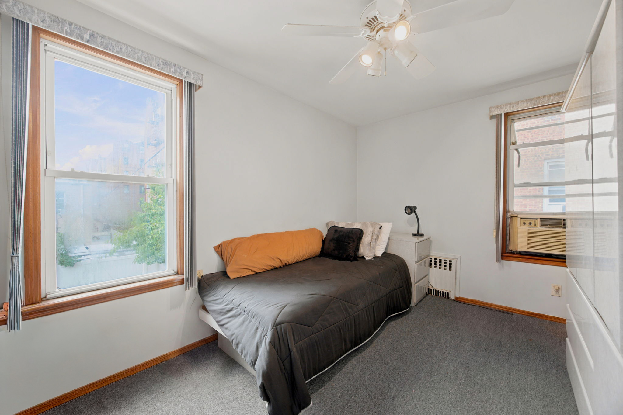  1614 W11th Street - 物件實景