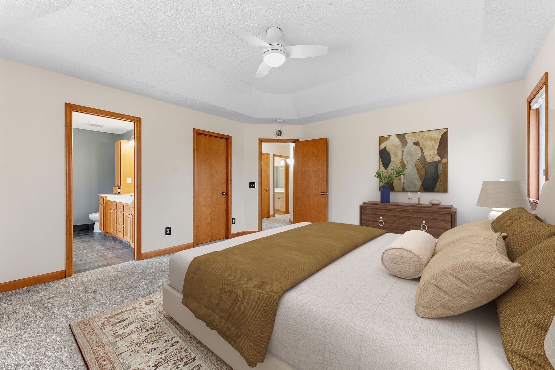  Updated Modified Two-Story on a Spacious Corner Lot - 物件實景