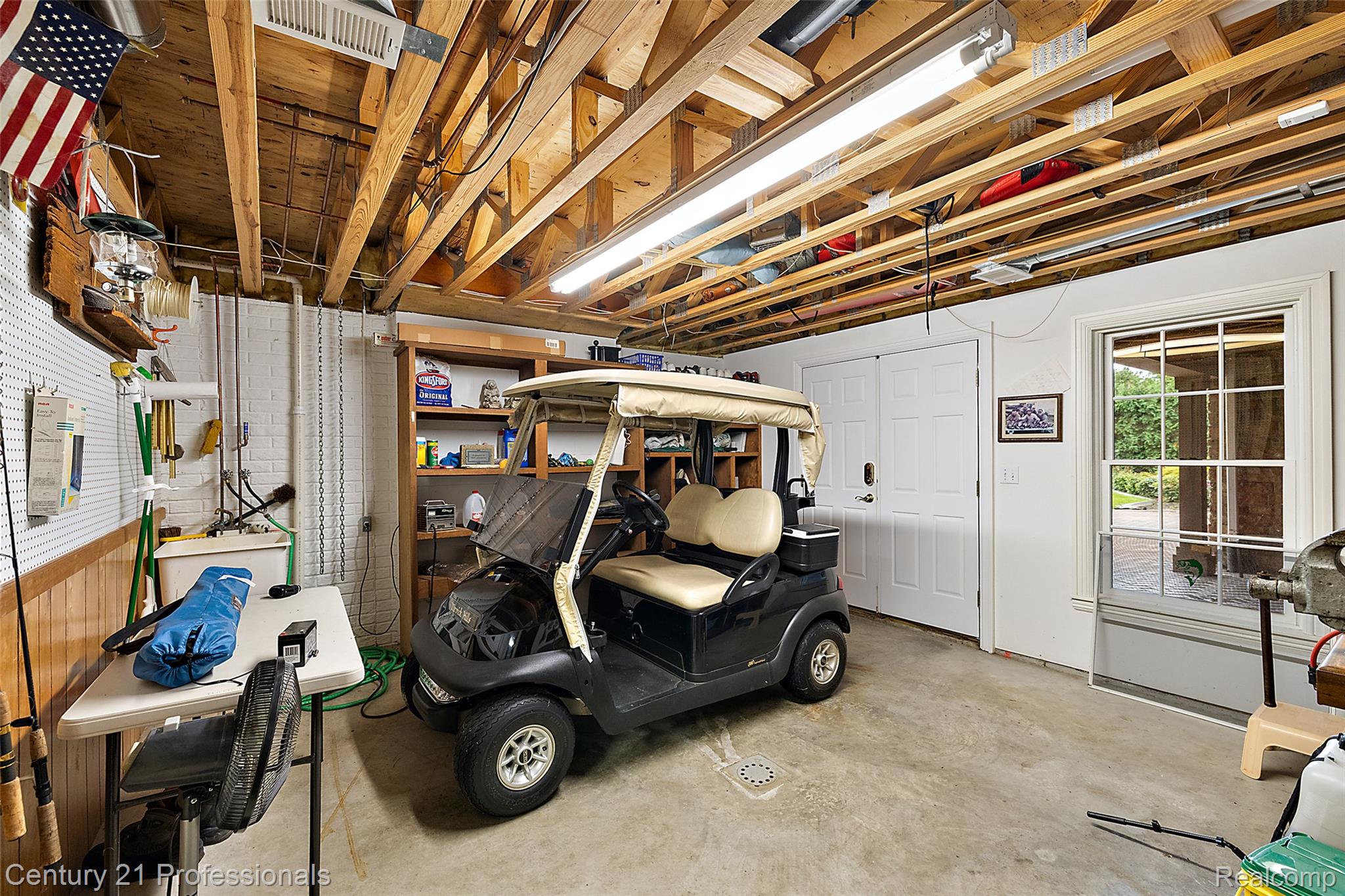 GrandBlanc, Michigan, 48439, United States, 4 Bedrooms Bedrooms, ,5 BathroomsBathrooms,Residential,For Sale,1980457