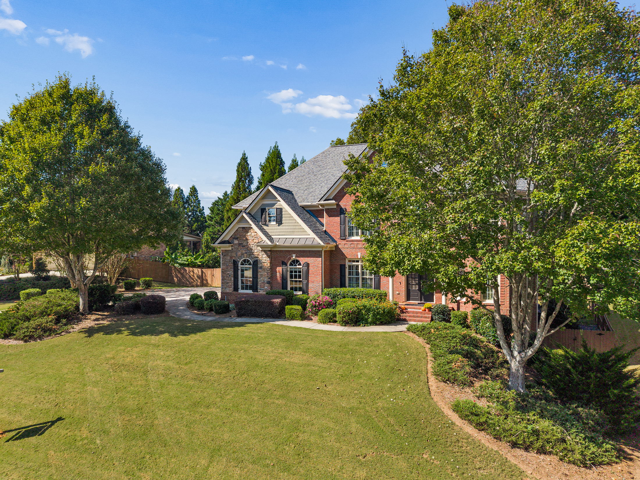  Ideally Located Within One Mile of Roswell’s Beloved Historic Canton Street - 物件實景