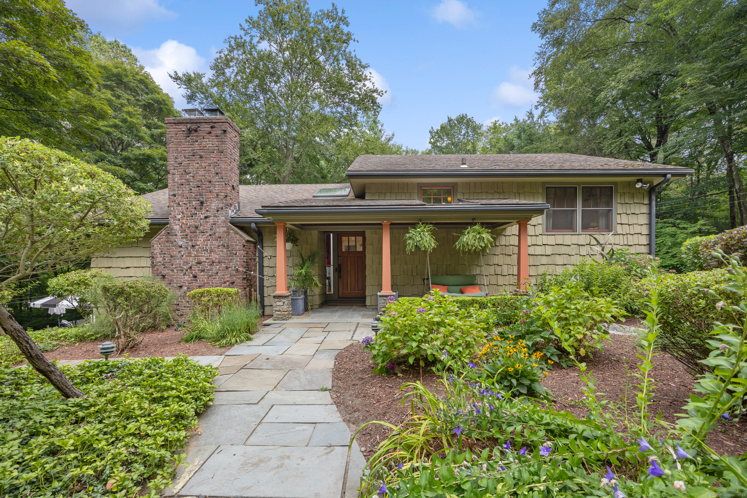 Woodbridge, Connecticut, 06525, United States, 3 Bedrooms Bedrooms, ,4 BathroomsBathrooms,Residential,For Sale,1912137