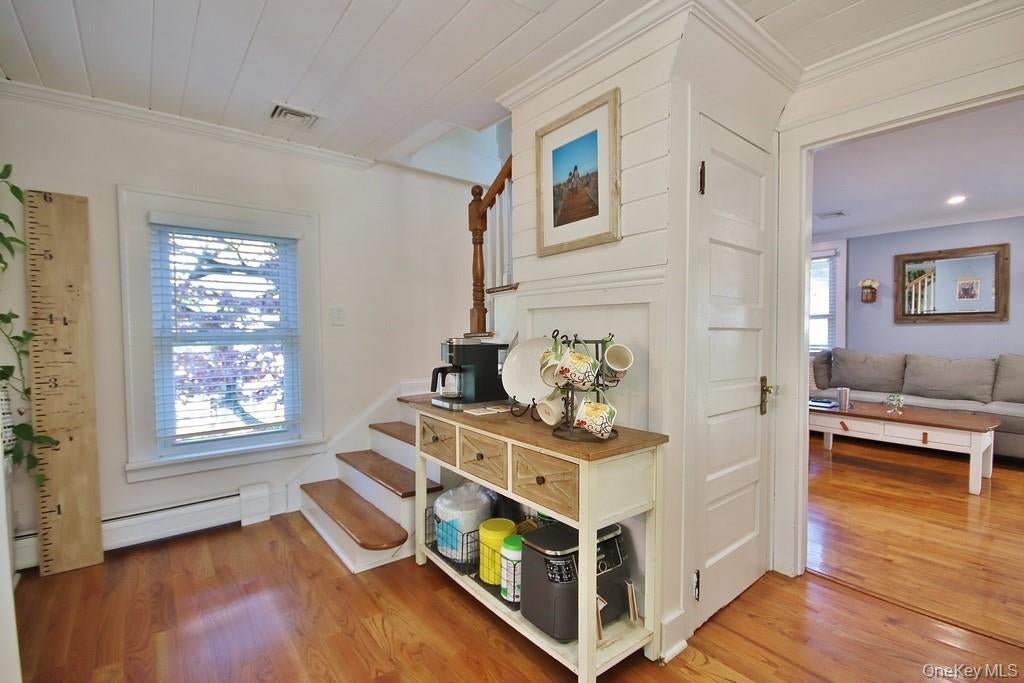 Garnerville, New York, 10923, United States, 3 Bedrooms Bedrooms, ,2 BathroomsBathrooms,Residential,For Sale,1974386