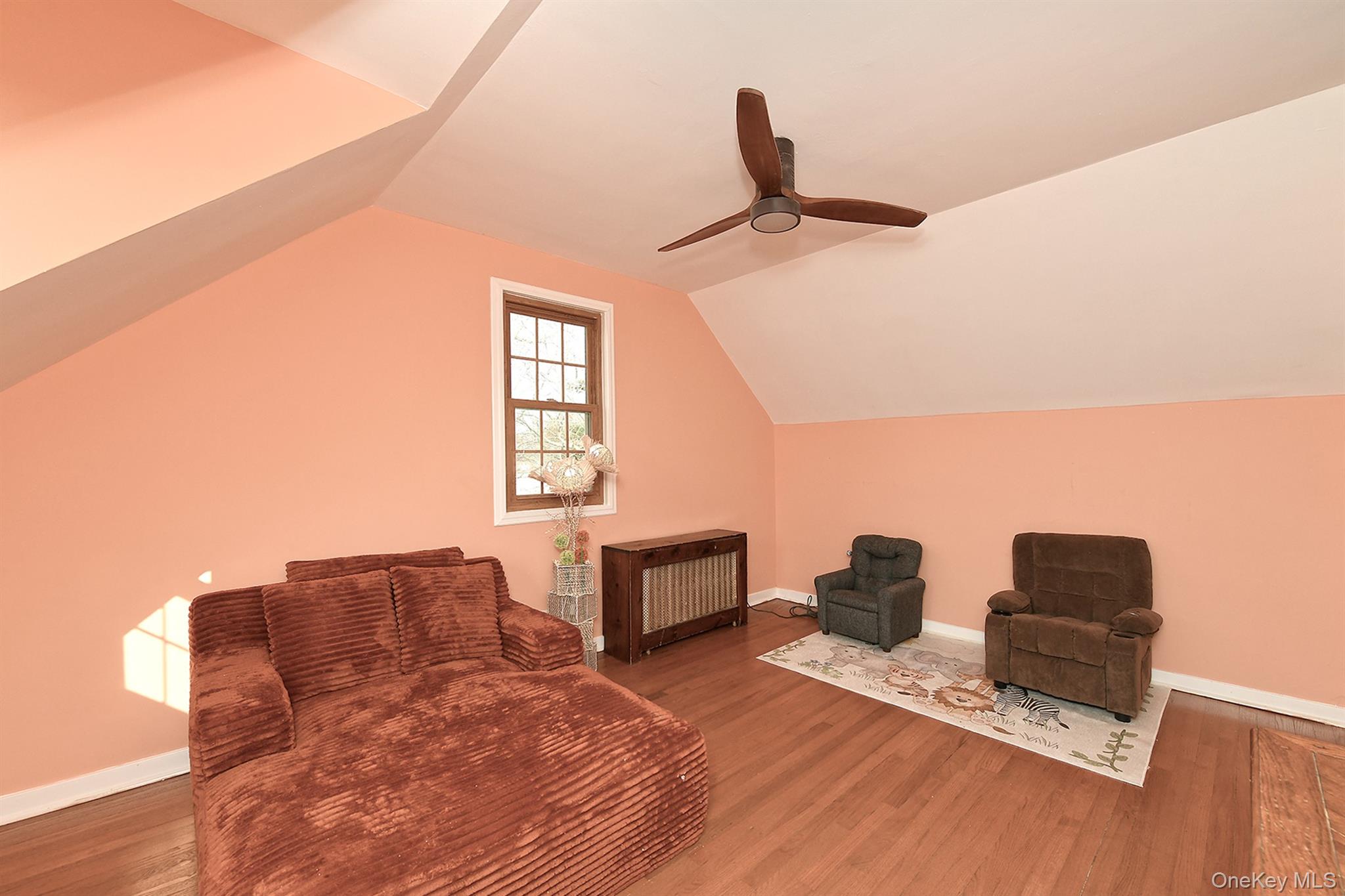 Freeport, New York, 11520, United States, 3 Bedrooms Bedrooms, ,2 BathroomsBathrooms,Residential,For Sale,2003300