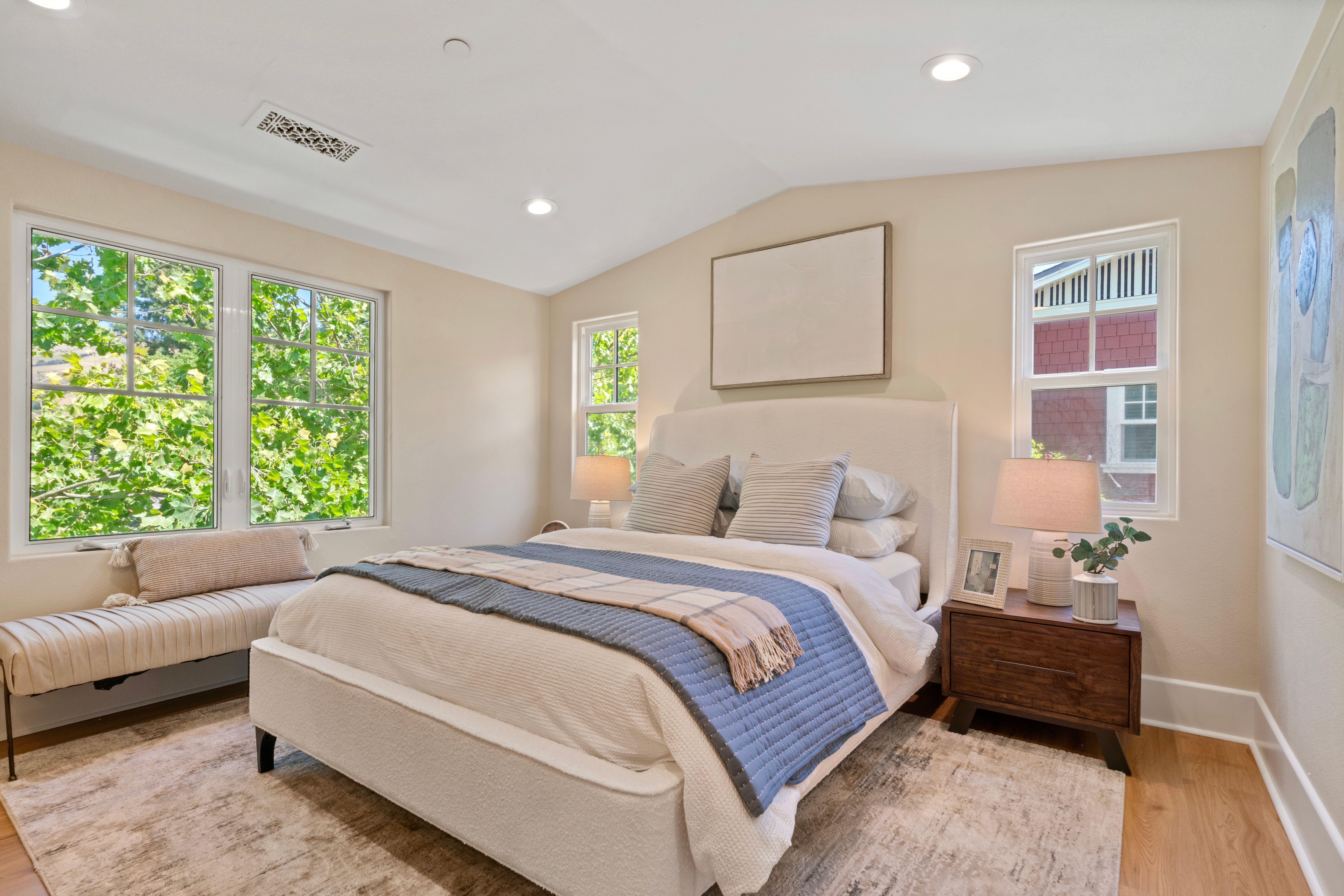  Stunningly Remodeled Craftsman with Top-Rated Warm Springs Schools - 物件實景