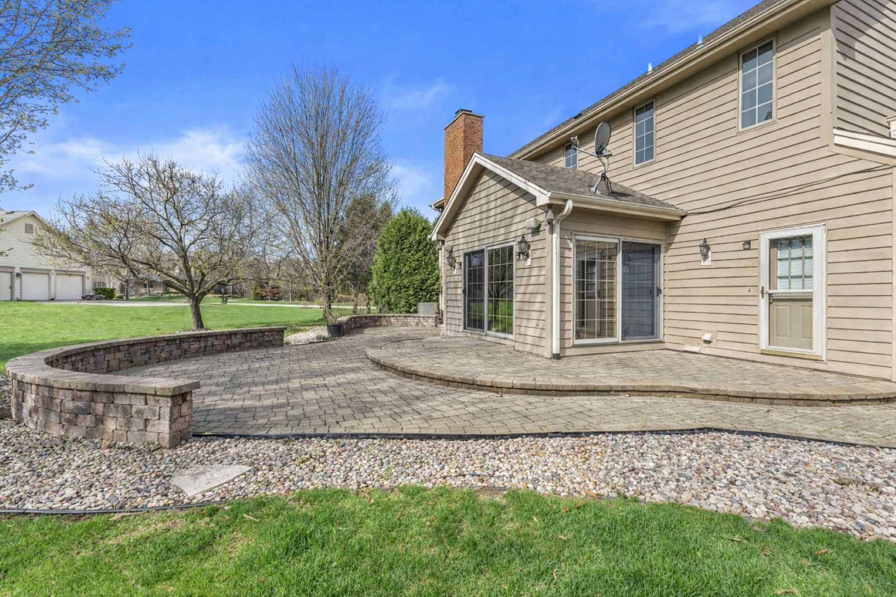  Gracious Colonial in Prime Location in Caledonia - 物件實景