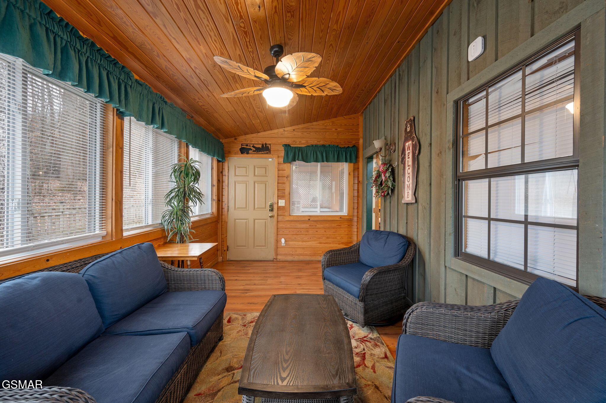 Sevierville, Tennessee, 37862, United States, 3 Bedrooms Bedrooms, ,3 BathroomsBathrooms,Residential,For Sale,1931805