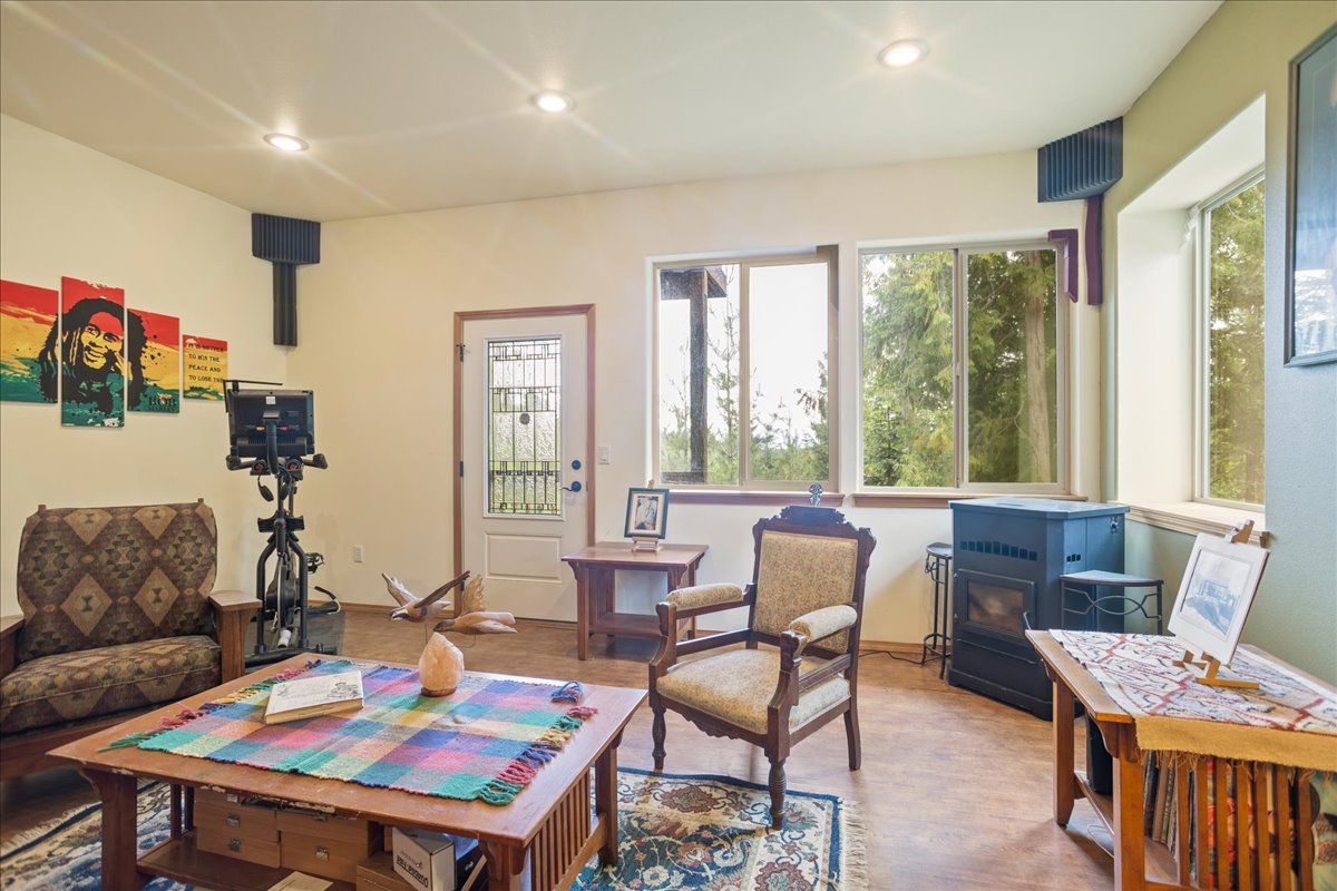 Sagle, Idaho, 83860, United States, 4 Bedrooms Bedrooms, ,4 BathroomsBathrooms,Residential,For Sale,1976237