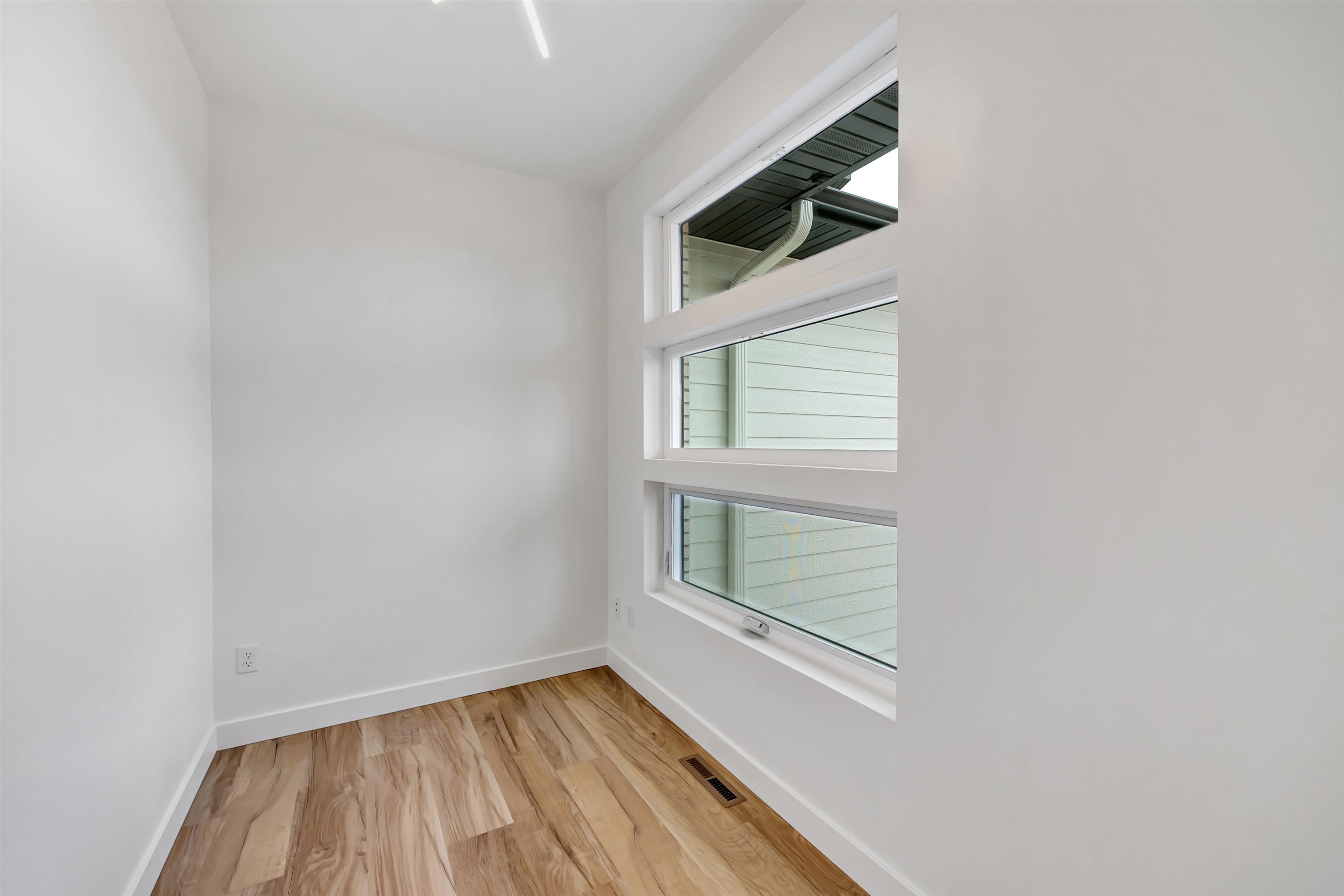 DE PERE, Wisconsin, 54115, United States, 3 Bedrooms Bedrooms, ,3 BathroomsBathrooms,Residential,For Sale,1911999