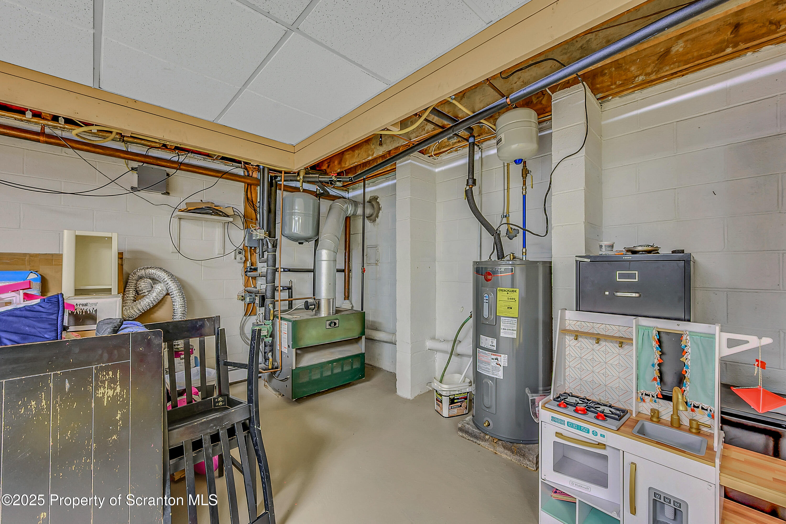 Clarks Summit, Pennsylvania, 18411, United States, 5 Bedrooms Bedrooms, ,4 BathroomsBathrooms,Residential,For Sale,1971485