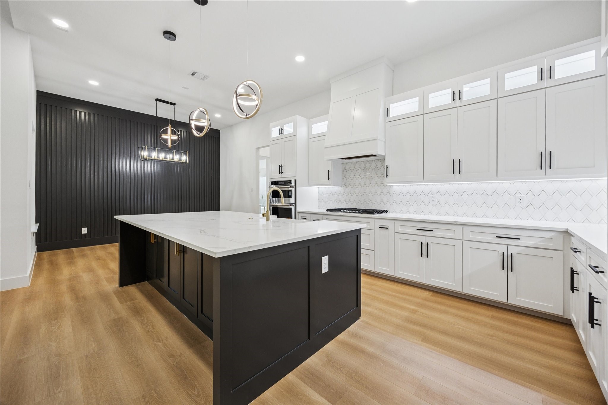 North Richland Hills, Texas, 76182, United States, 5 Bedrooms Bedrooms, ,5 BathroomsBathrooms,Residential,For Sale,1896745