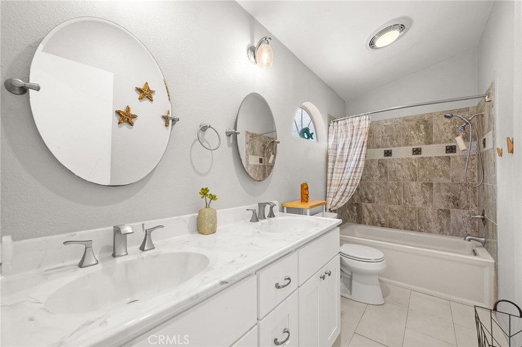 Costa Mesa, California, 92626, United States, 2 Bedrooms Bedrooms, ,2 BathroomsBathrooms,Residential,For Sale,1928708