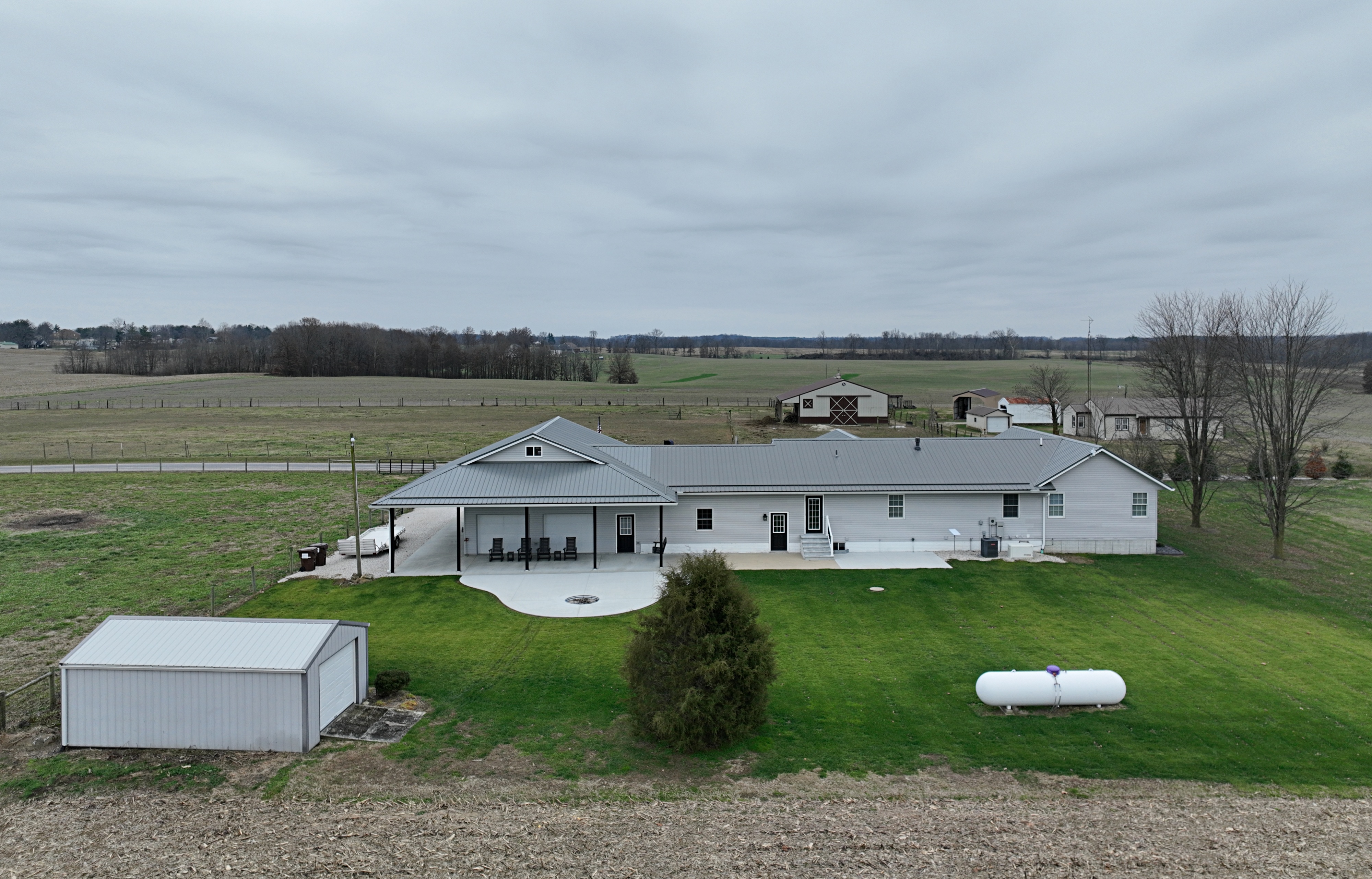 Loogootee, Indiana, 47553, United States, 4 Bedrooms Bedrooms, ,3 BathroomsBathrooms,Residential,For Sale,2005649