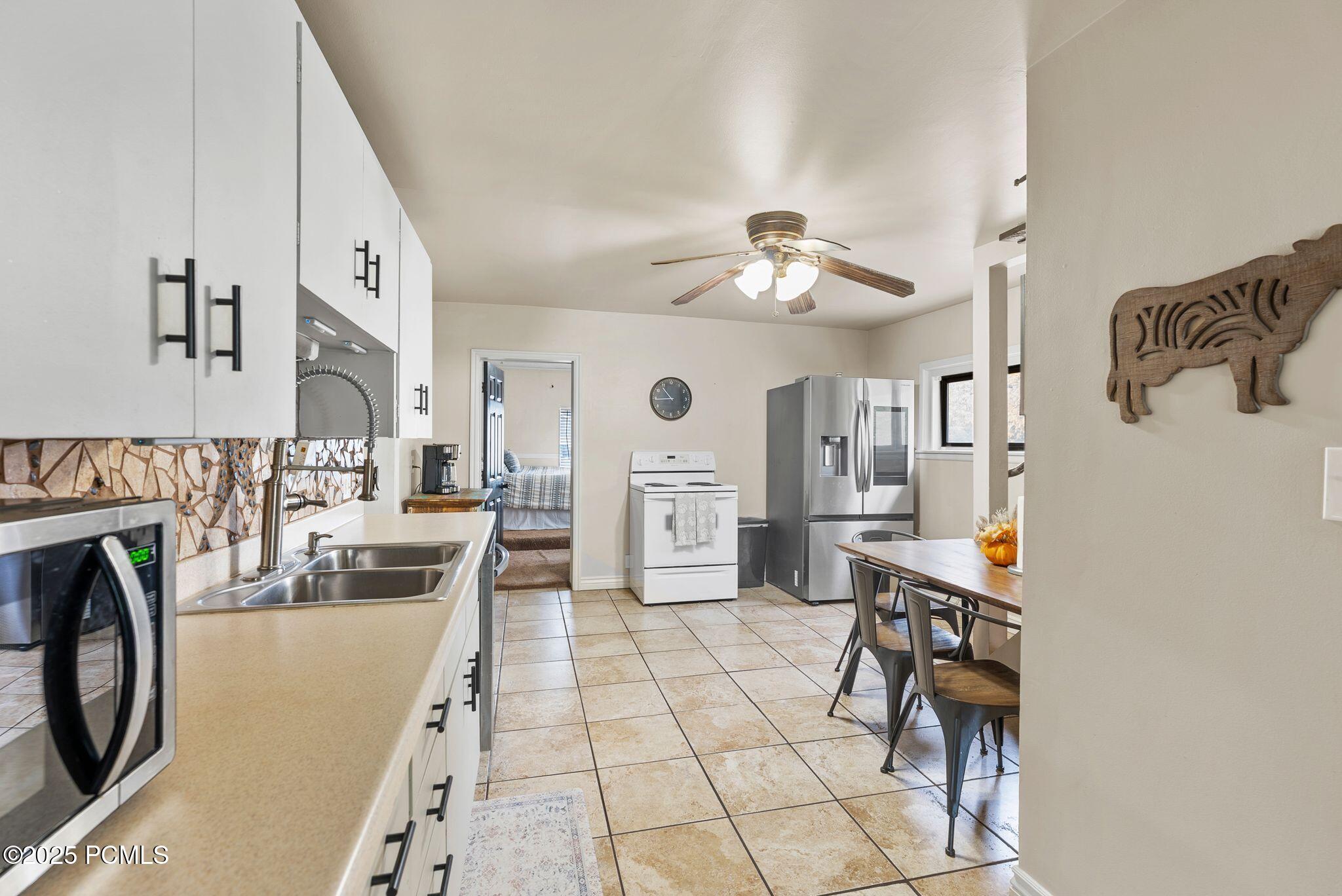 Heber City, Utah, 84032, United States, 3 Bedrooms Bedrooms, ,1 BathroomBathrooms,Residential,For Sale,1989612