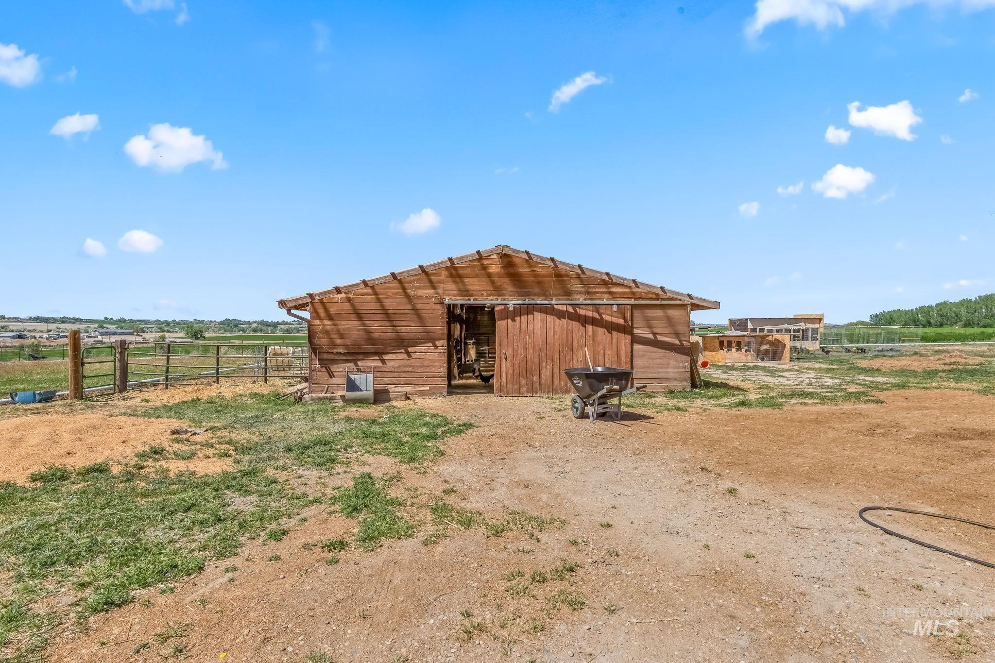 Homedale, Idaho, 83628, United States, 4 Bedrooms Bedrooms, ,2 BathroomsBathrooms,Residential,For Sale,1945003