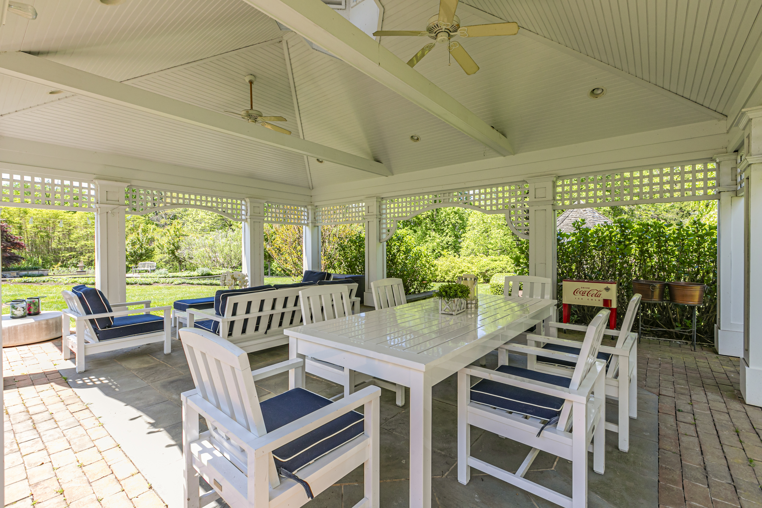  Sprawling Estate with a Rich History and Gorgeous Grounds - 物件實景