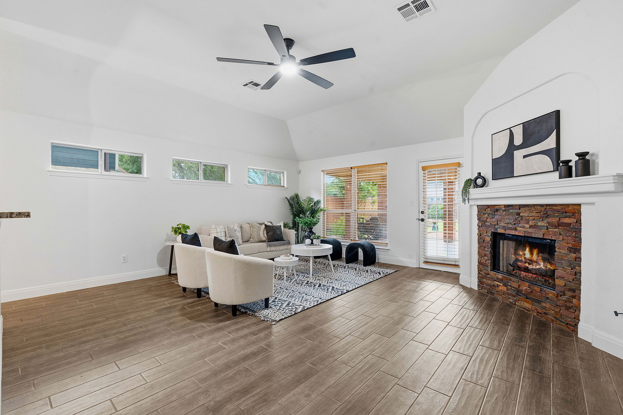  Step-Free Living on Quiet Loop  Recent Upgrades  Close-in Cedar Park - 物件實景
