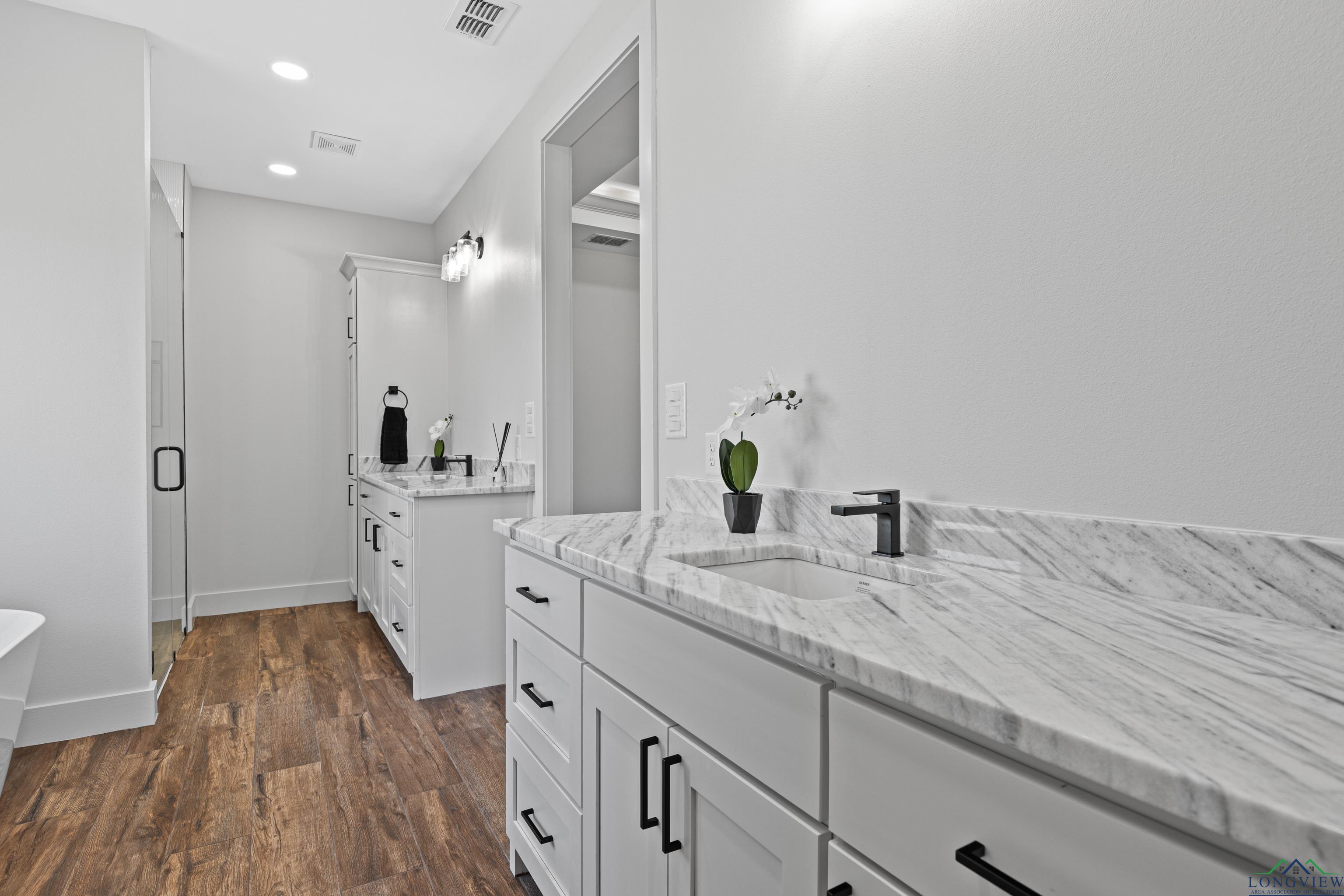 Diana, Texas, 75640, United States, 4 Bedrooms Bedrooms, ,3 BathroomsBathrooms,Residential,For Sale,1828034