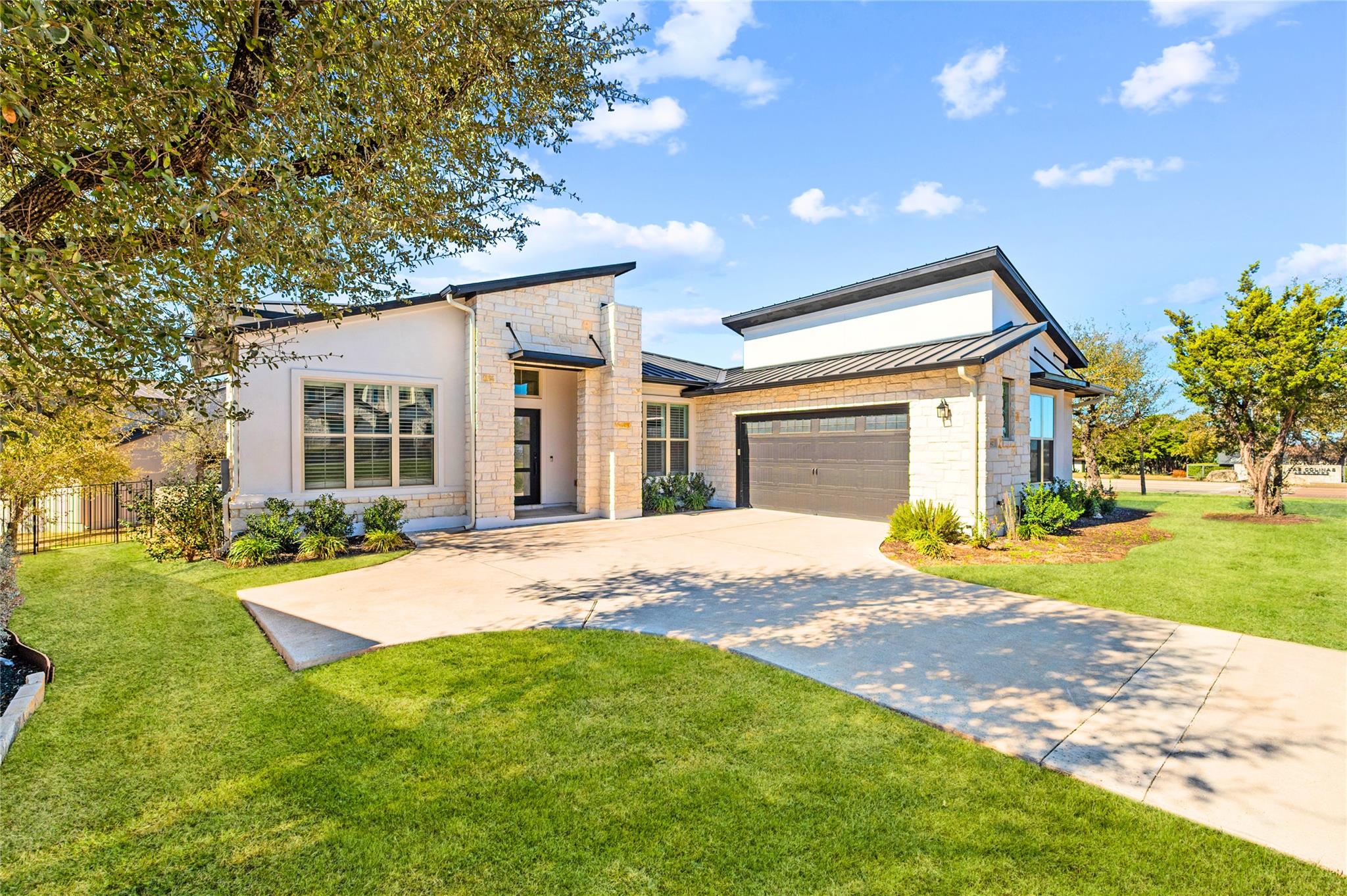 Austin, Texas, 78738, United States, 4 Bedrooms Bedrooms, ,4 BathroomsBathrooms,Residential,For Sale,1978315