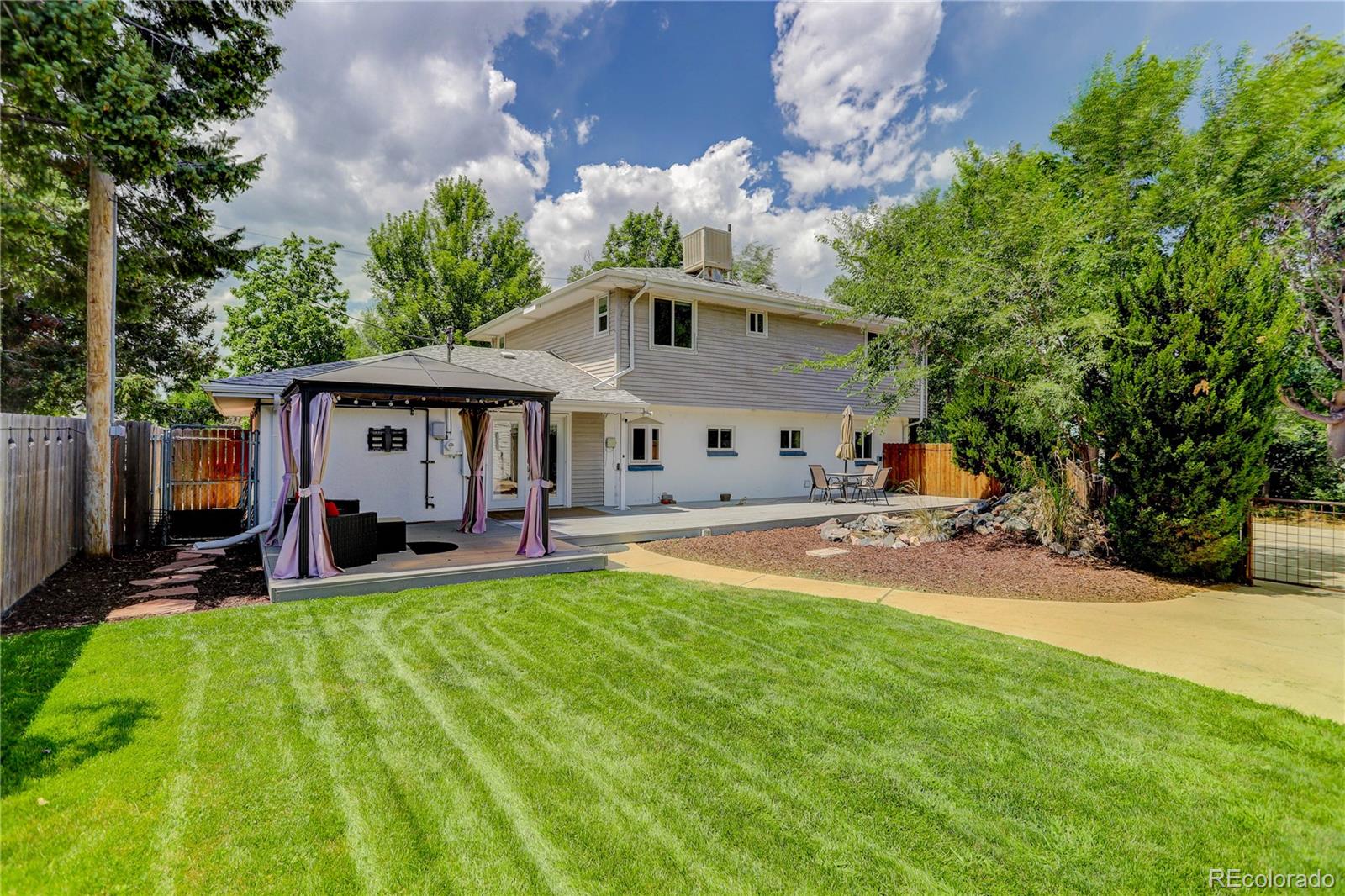 Englewood, Colorado, 80110, United States, 3 Bedrooms Bedrooms, ,2 BathroomsBathrooms,Residential,For Sale,1918074