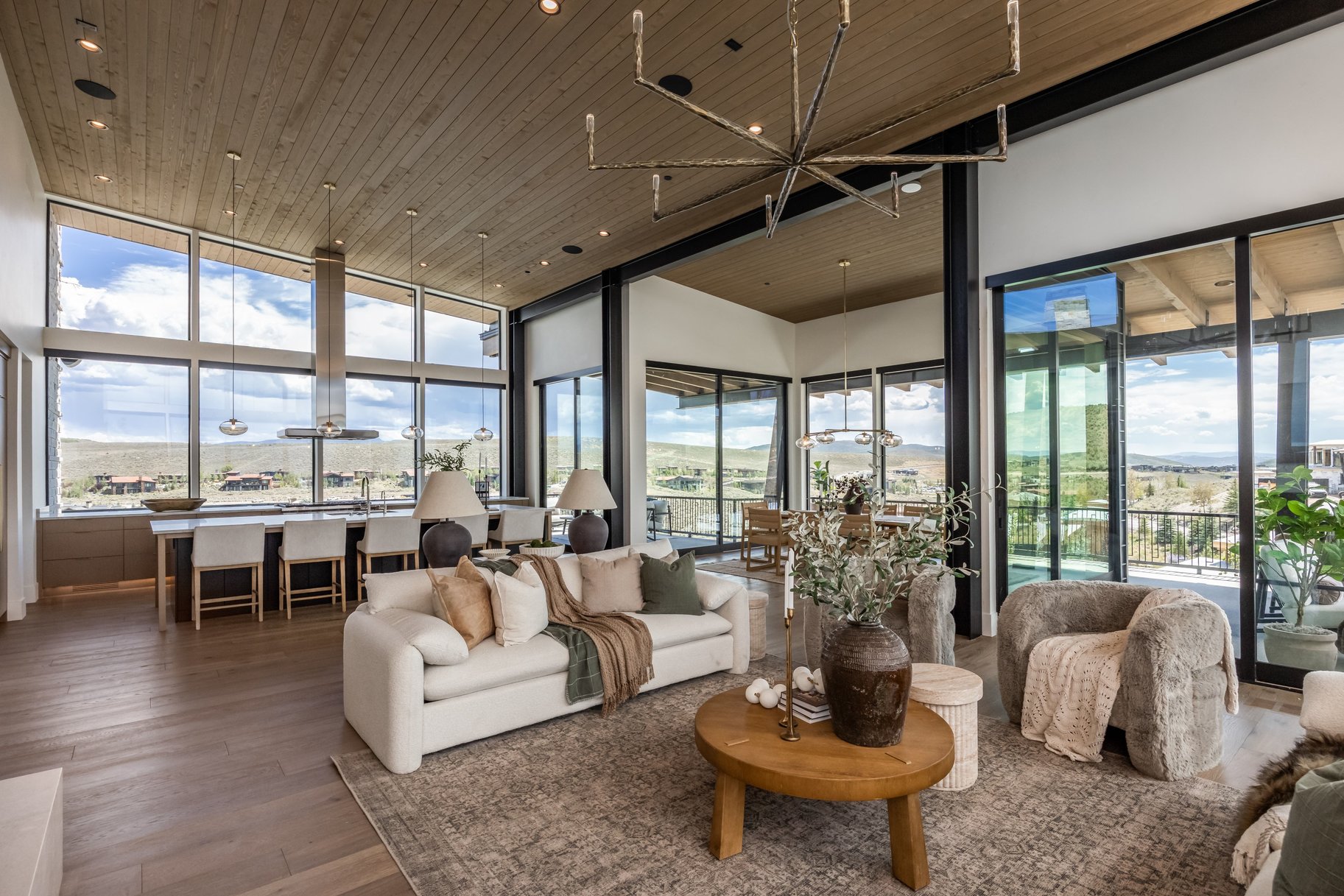  Stunning Promontory Residence Directly Across from The Beach Club - 物件實景