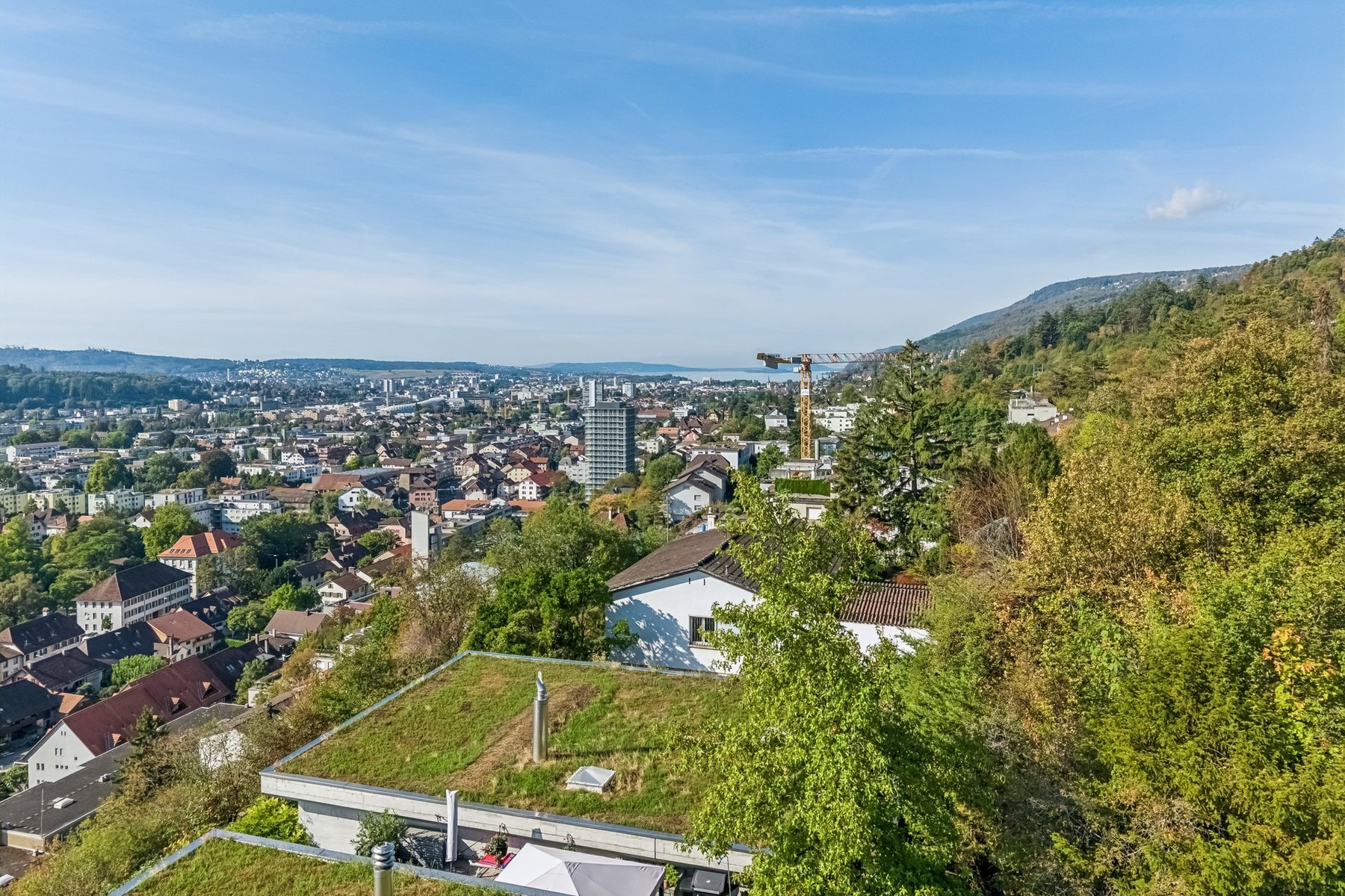  Exclusive Opportunity in Biel — Unique Architect-Designed Home, Exceptional Modu - 物件實景