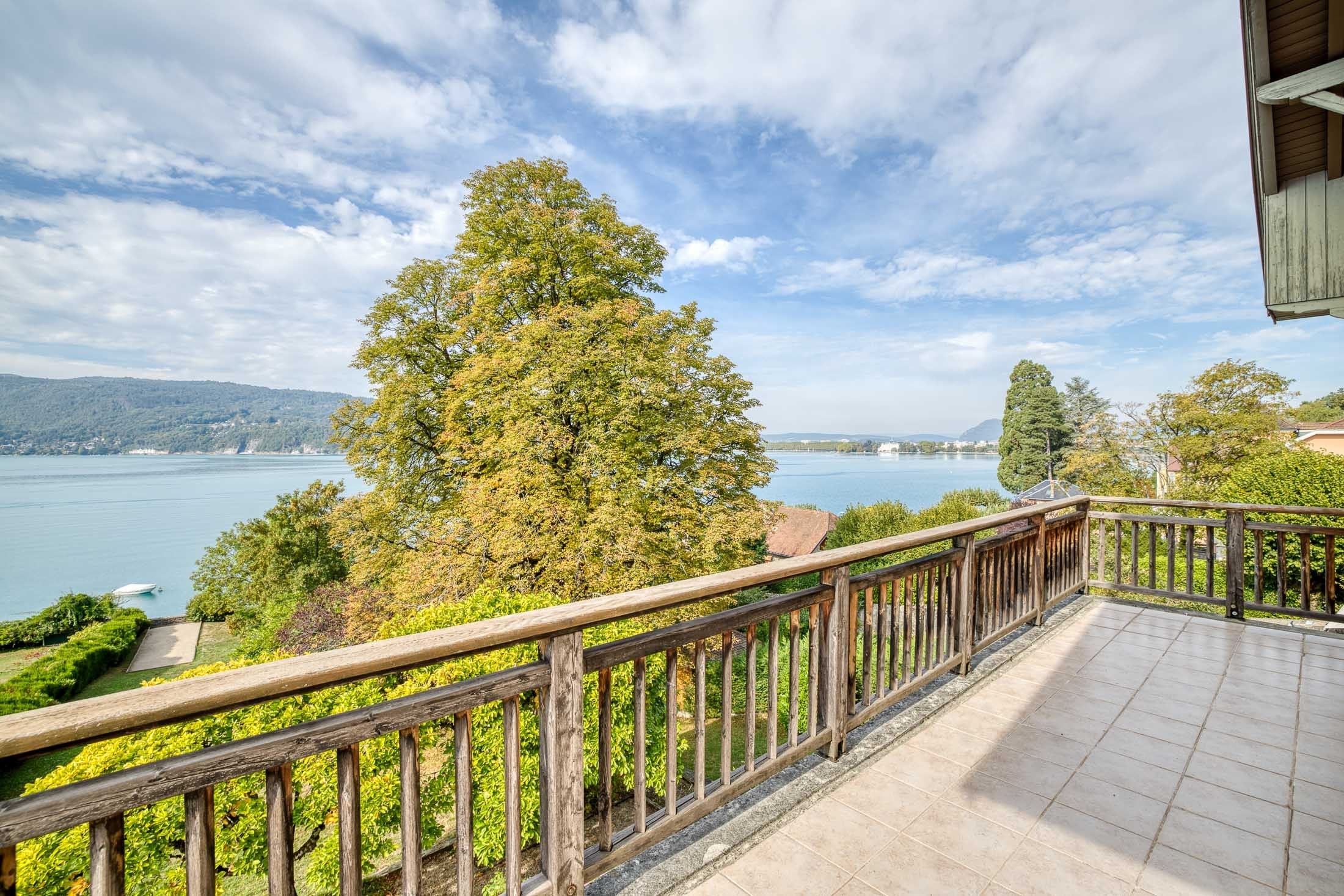  VEYRIER-DU-LAC – DUPLEX APARTMENT – DIRECT ACCESS TO THE LAKE - 物件實景