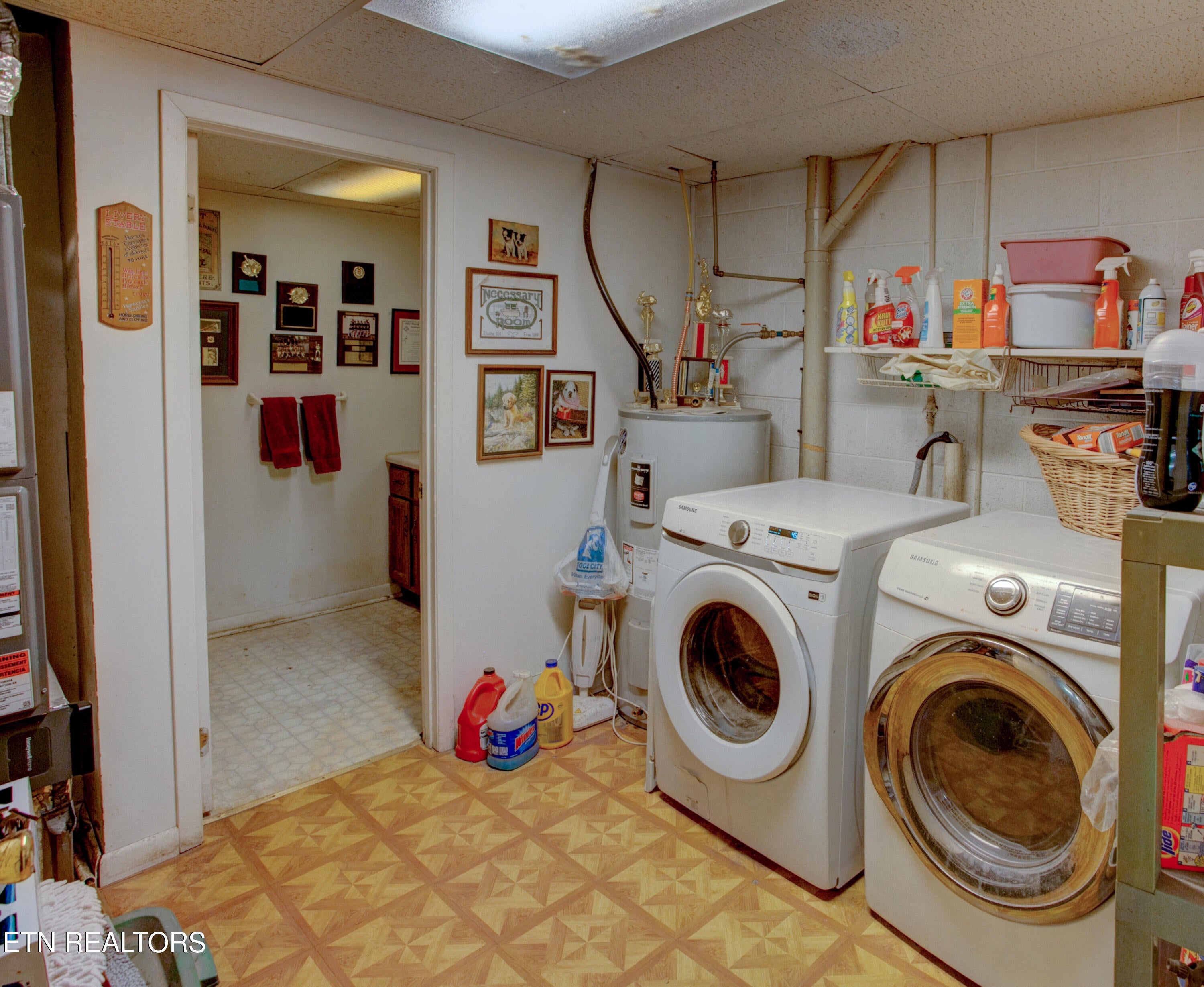 Maryville, Tennessee, 37801, United States, 3 Bedrooms Bedrooms, ,4 BathroomsBathrooms,Residential,For Sale,1994360