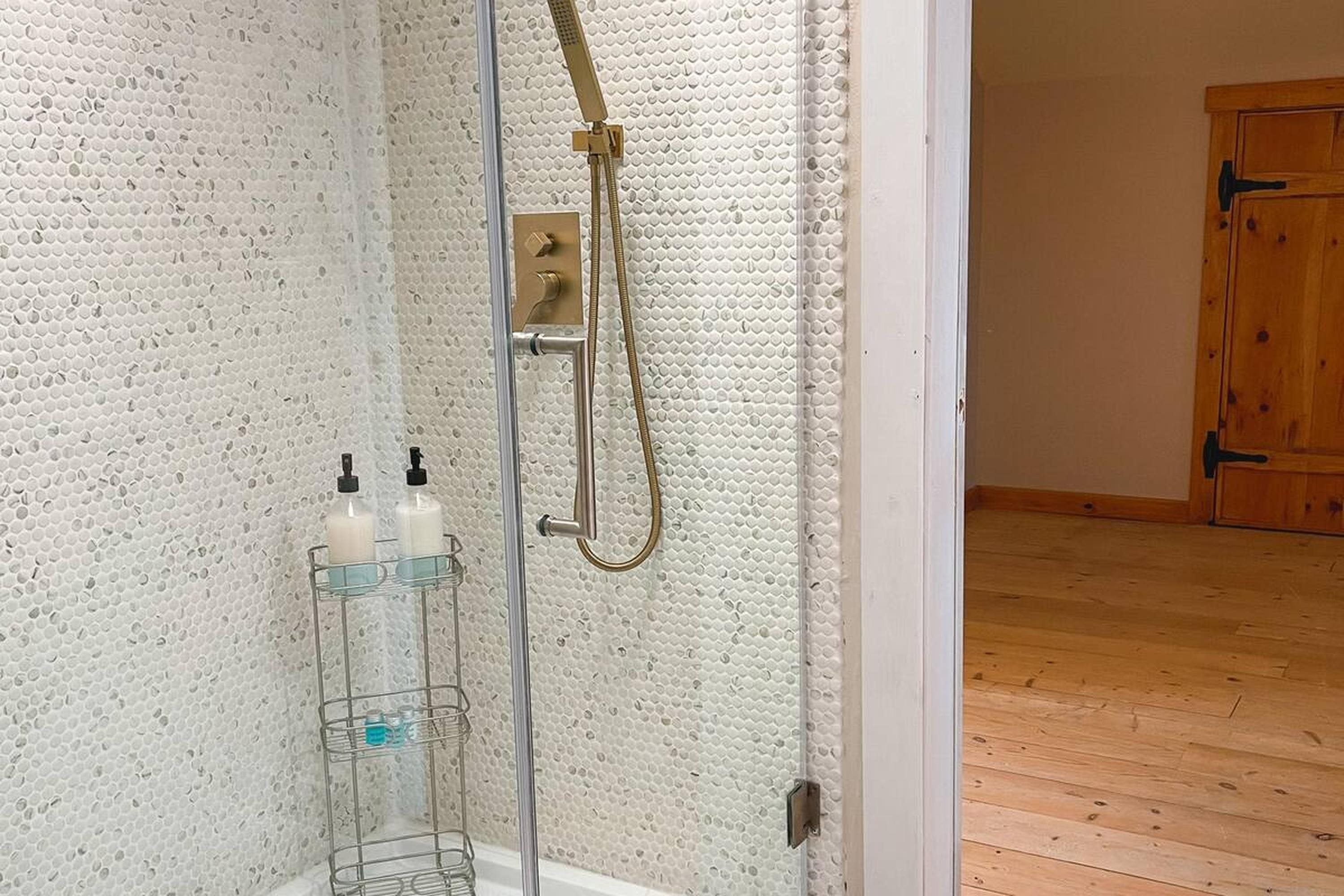 Mountain View, Arkansas, 72560, United States, 4 Bedrooms Bedrooms, ,2 BathroomsBathrooms,Residential,For Sale,1988851