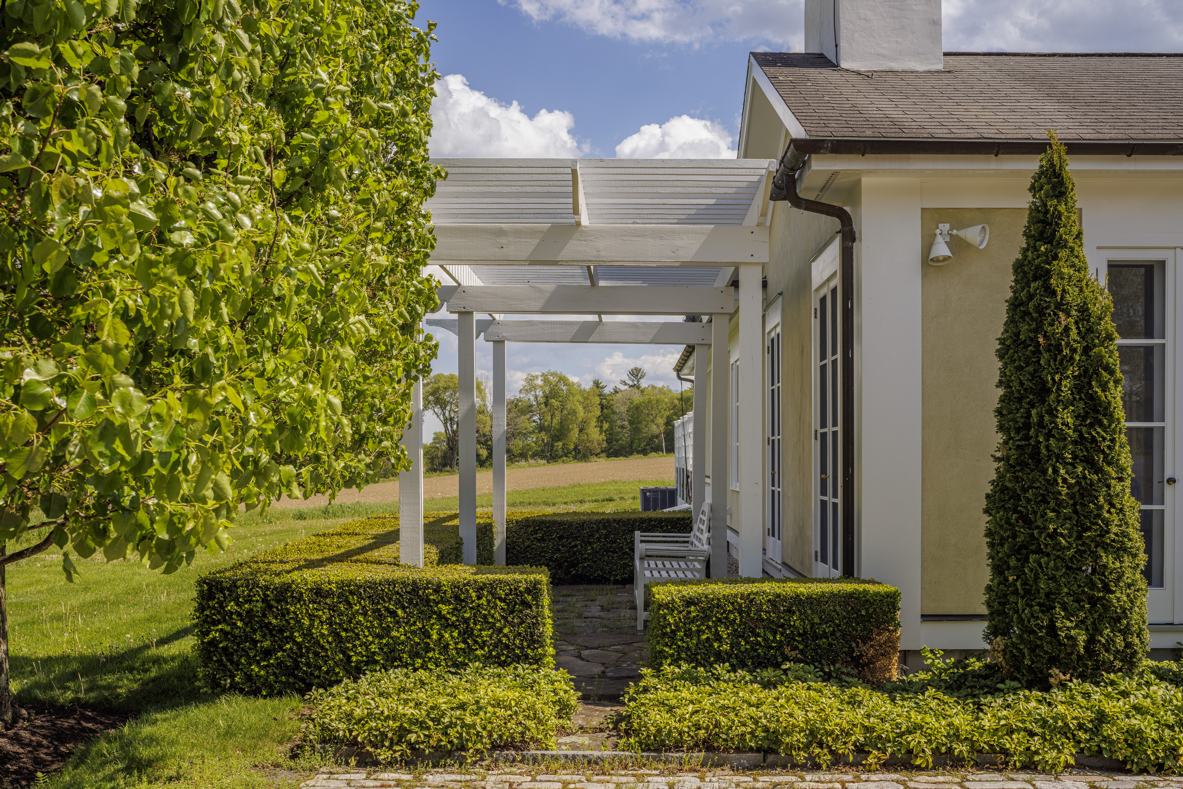  Exquisite Contemporary Neoclassical Villa on Seven Acres with Sweeping Rural Vie - 物件實景