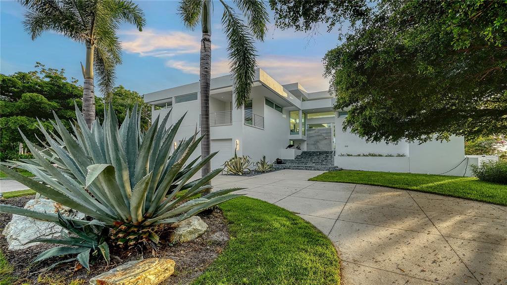 Sarasota, Florida, 34236, United States, 3 Bedrooms Bedrooms, ,5 BathroomsBathrooms,Residential,For Sale,1908406