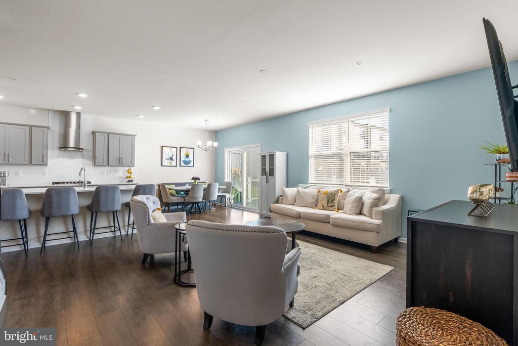 Frederick, Maryland, 21701, United States, 5 Bedrooms Bedrooms, ,4 BathroomsBathrooms,Residential,For Sale,1987107