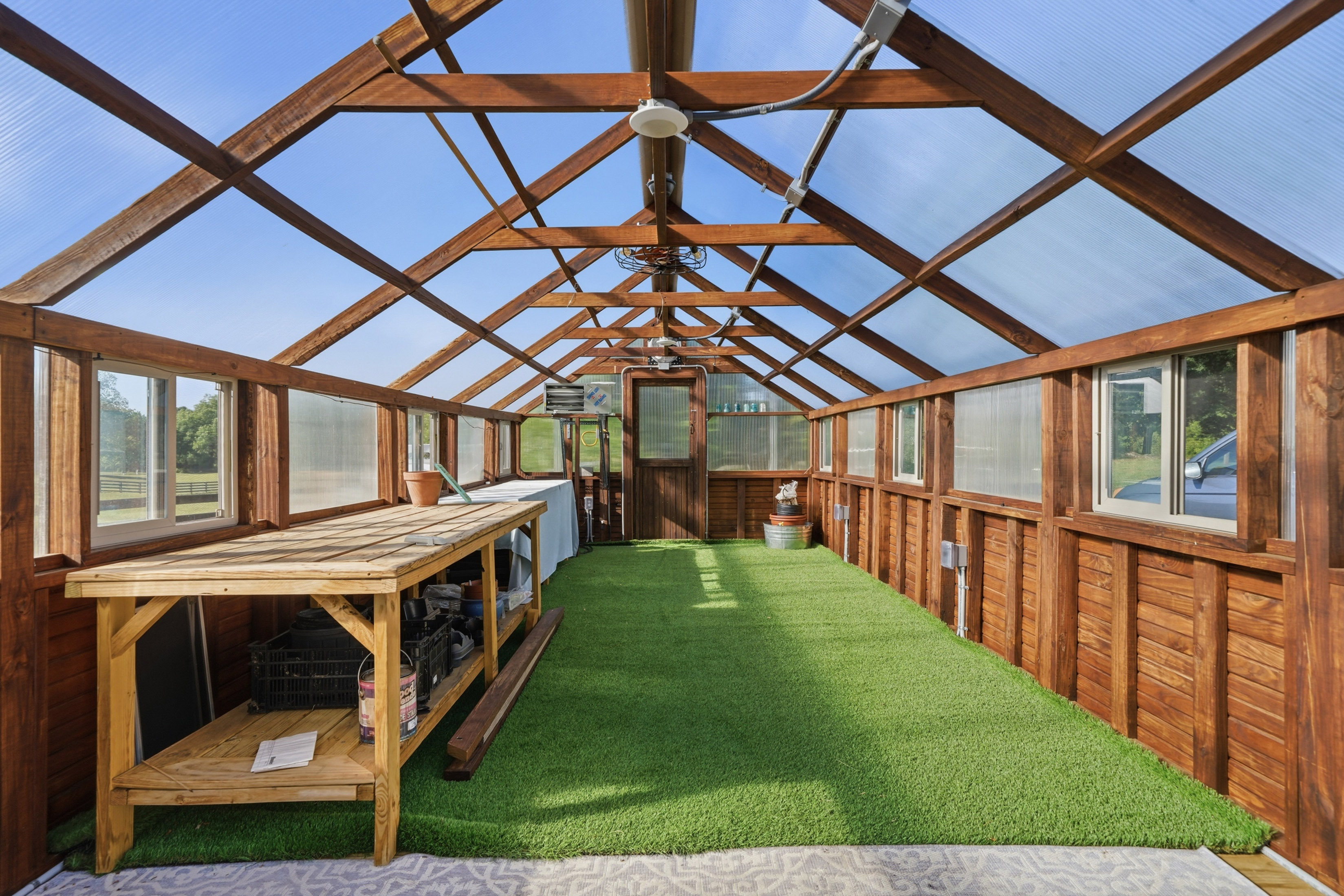  Beautifully Updated Farmhouse, Perfectly Situated on Five Acres - 物件實景