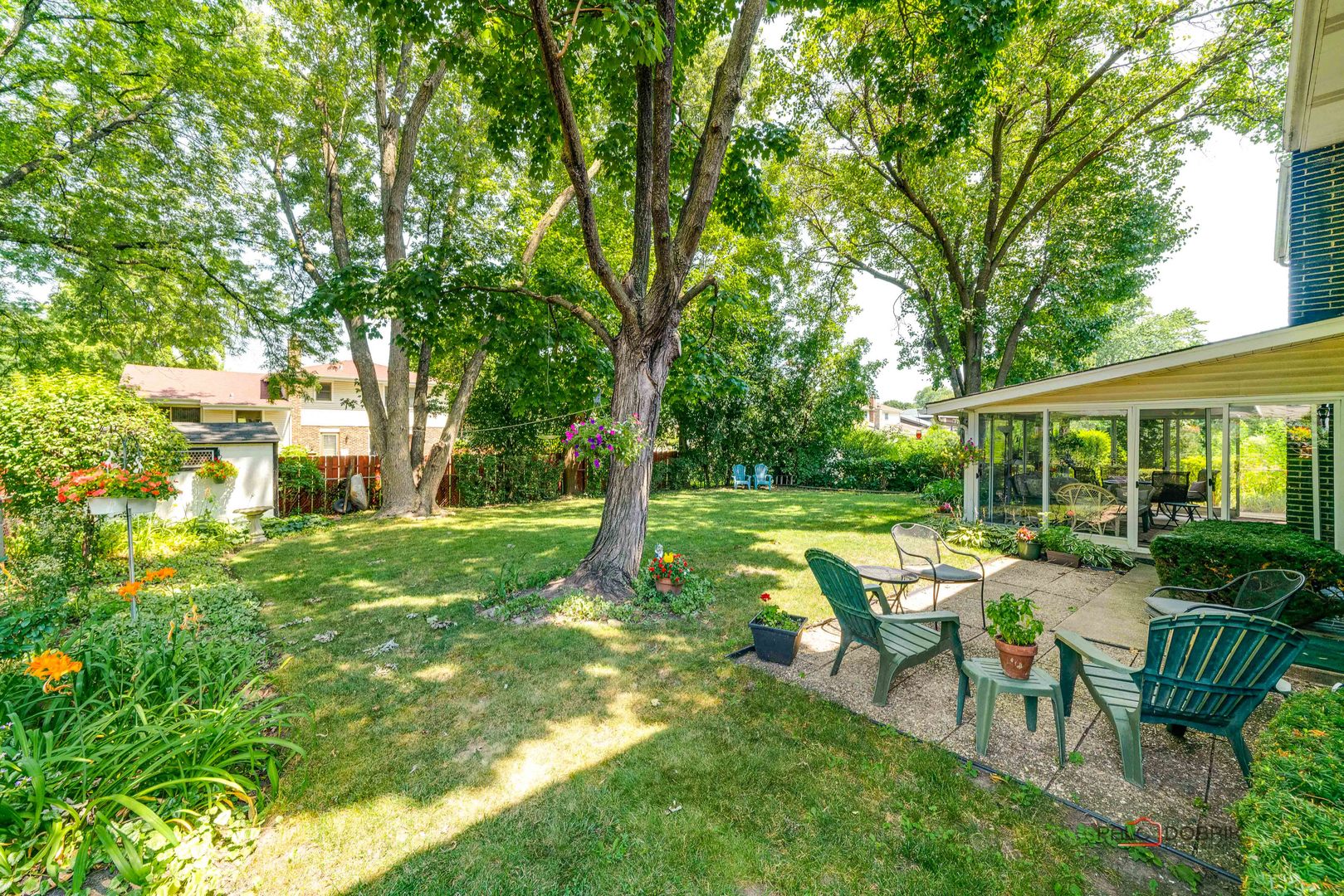 Arlington Heights, Illinois, 60005, United States, 4 Bedrooms Bedrooms, ,3 BathroomsBathrooms,Residential,For Sale,1919635
