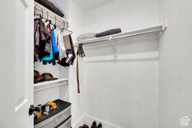 West Valley City, Utah, 84128, United States, 6 Bedrooms Bedrooms, ,3 BathroomsBathrooms,Residential,For Sale,1976831