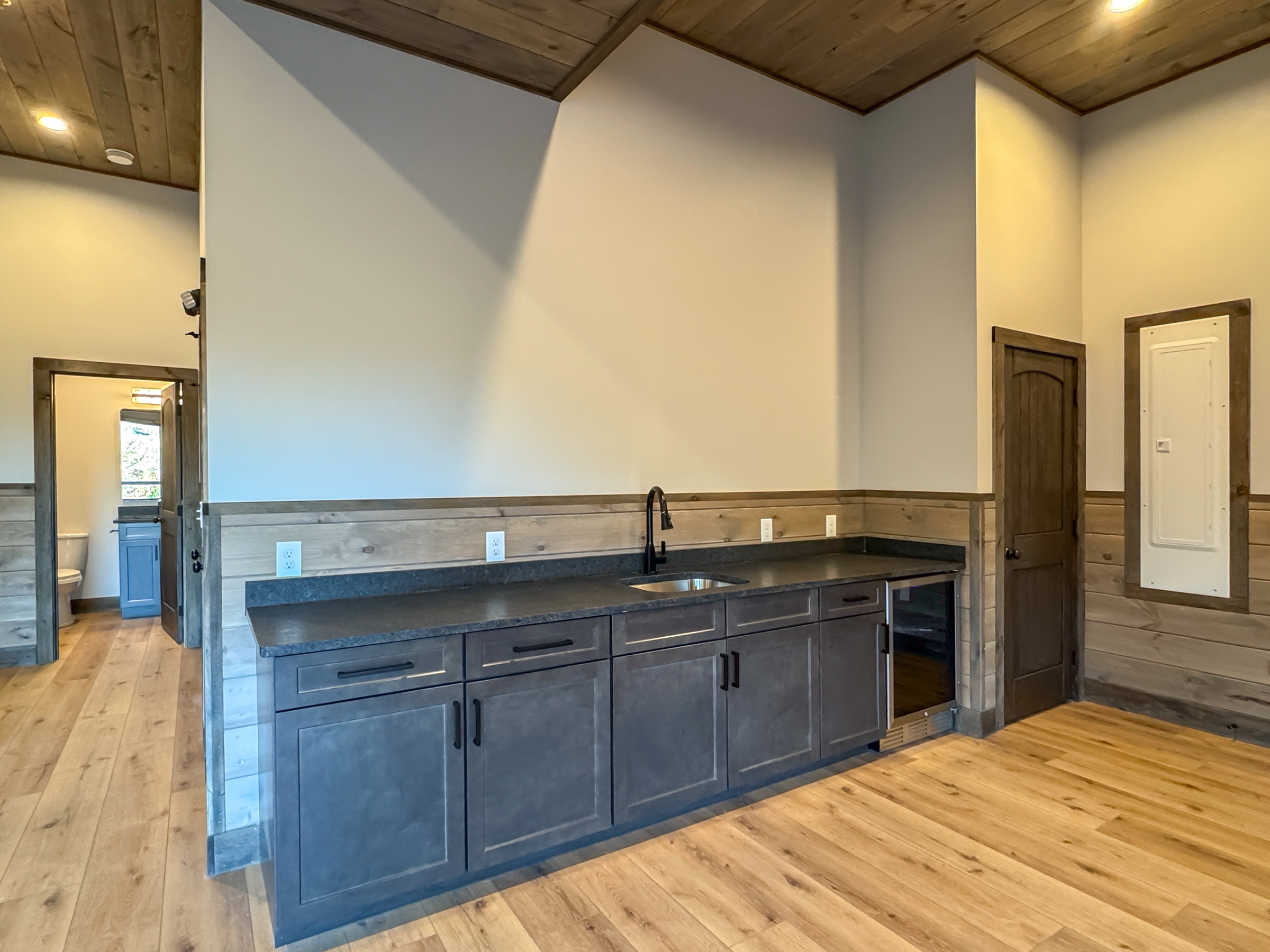 Sevierville, Tennessee, 37862, United States, 5 Bedrooms Bedrooms, ,7 BathroomsBathrooms,Residential,For Sale,2000383