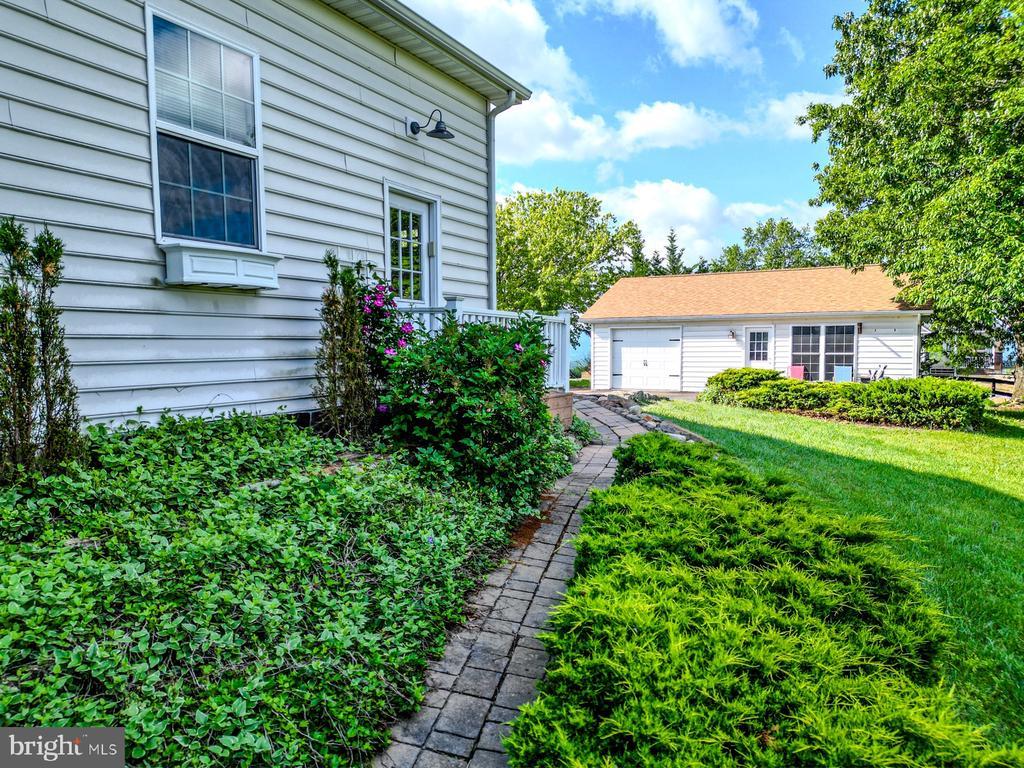 Petersburg, West Virginia, 26847, United States, 3 Bedrooms Bedrooms, ,3 BathroomsBathrooms,Residential,For Sale,1891078