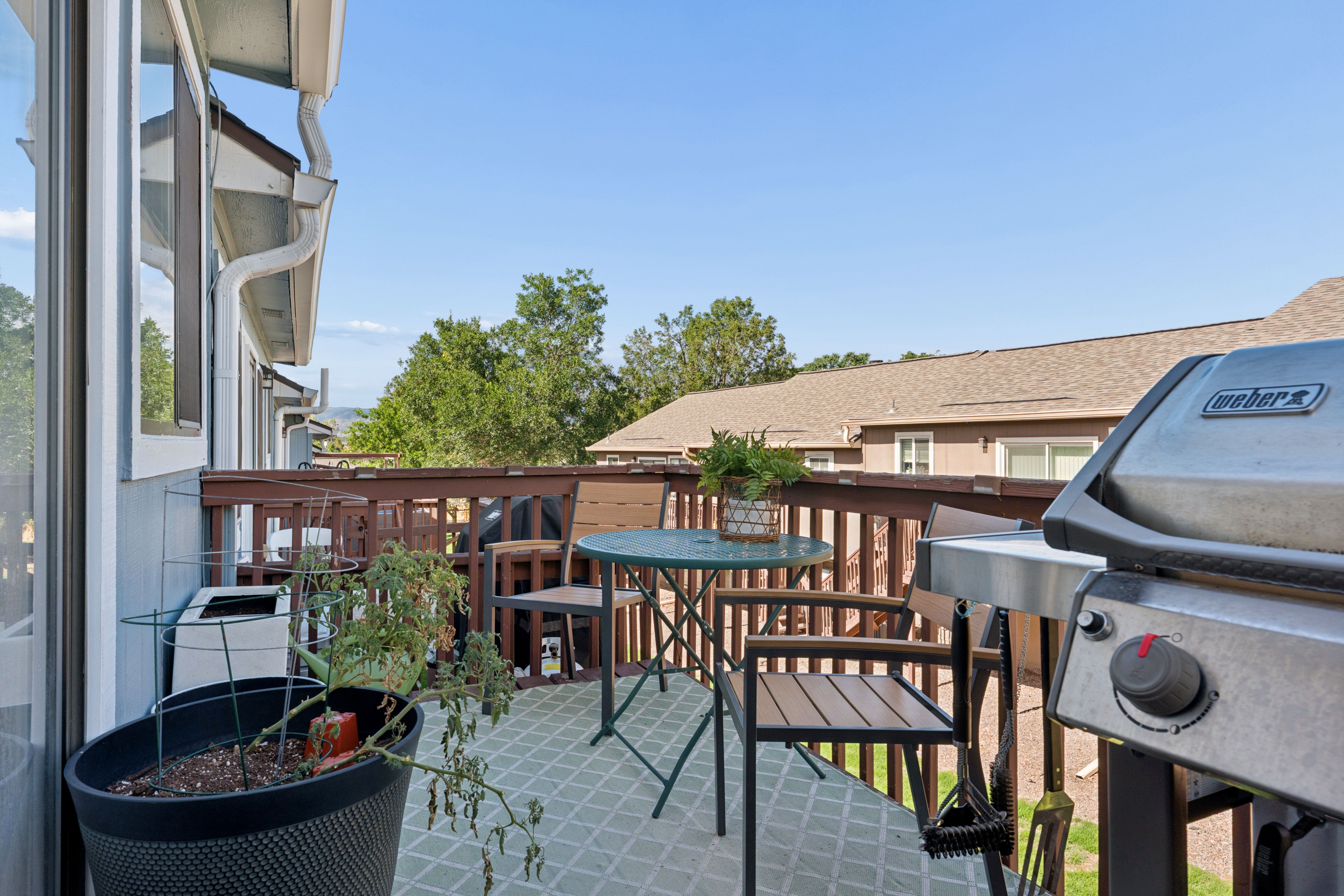  Updated Townhome Featuring a Bright & Open Main Level - 物件實景