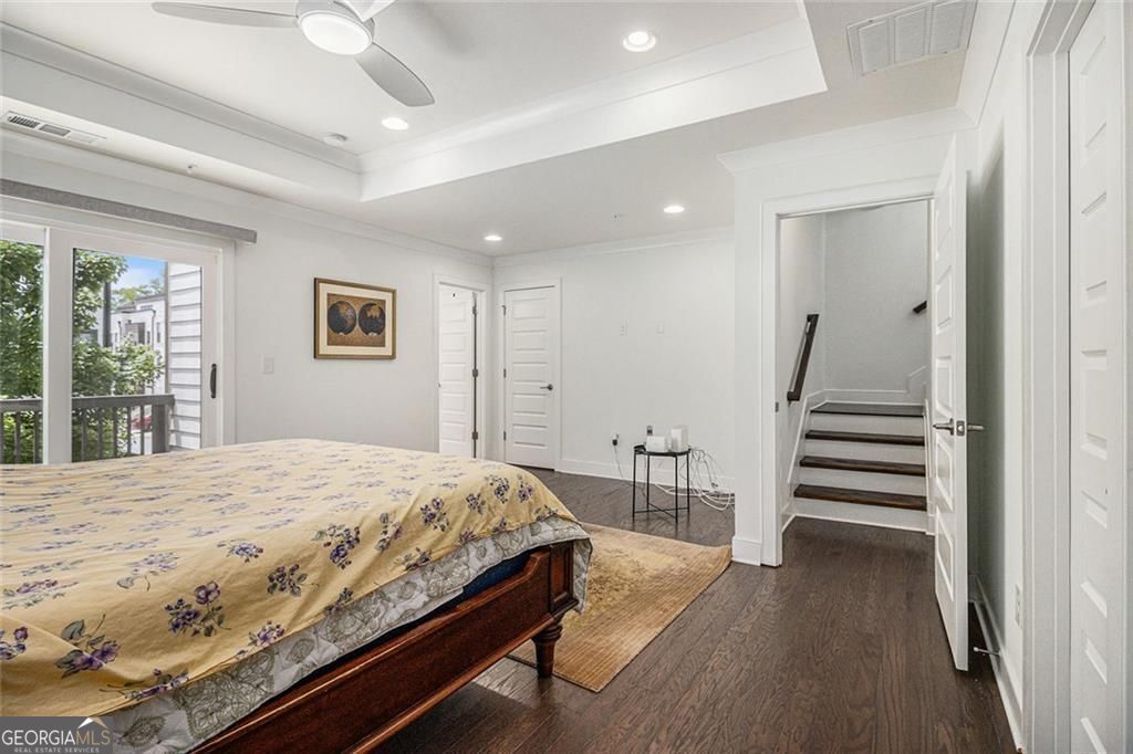 Atlanta, Georgia, 30324, United States, 4 Bedrooms Bedrooms, ,5 BathroomsBathrooms,Residential,For Sale,1909913