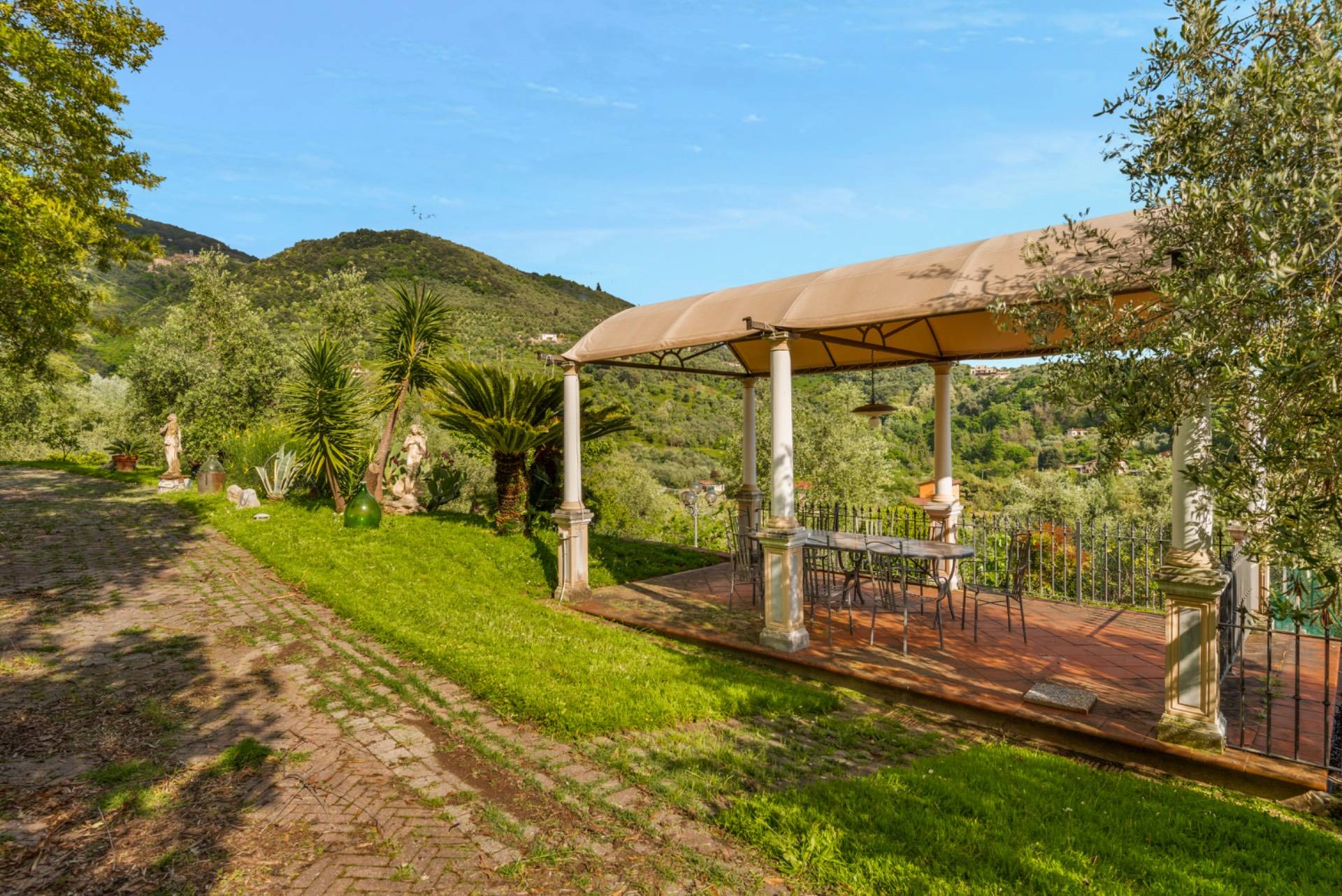 Pietrasanta, Lucca, 55045, IT, 3 Bedrooms Bedrooms, ,3 BathroomsBathrooms,Residential,For Sale,1903530