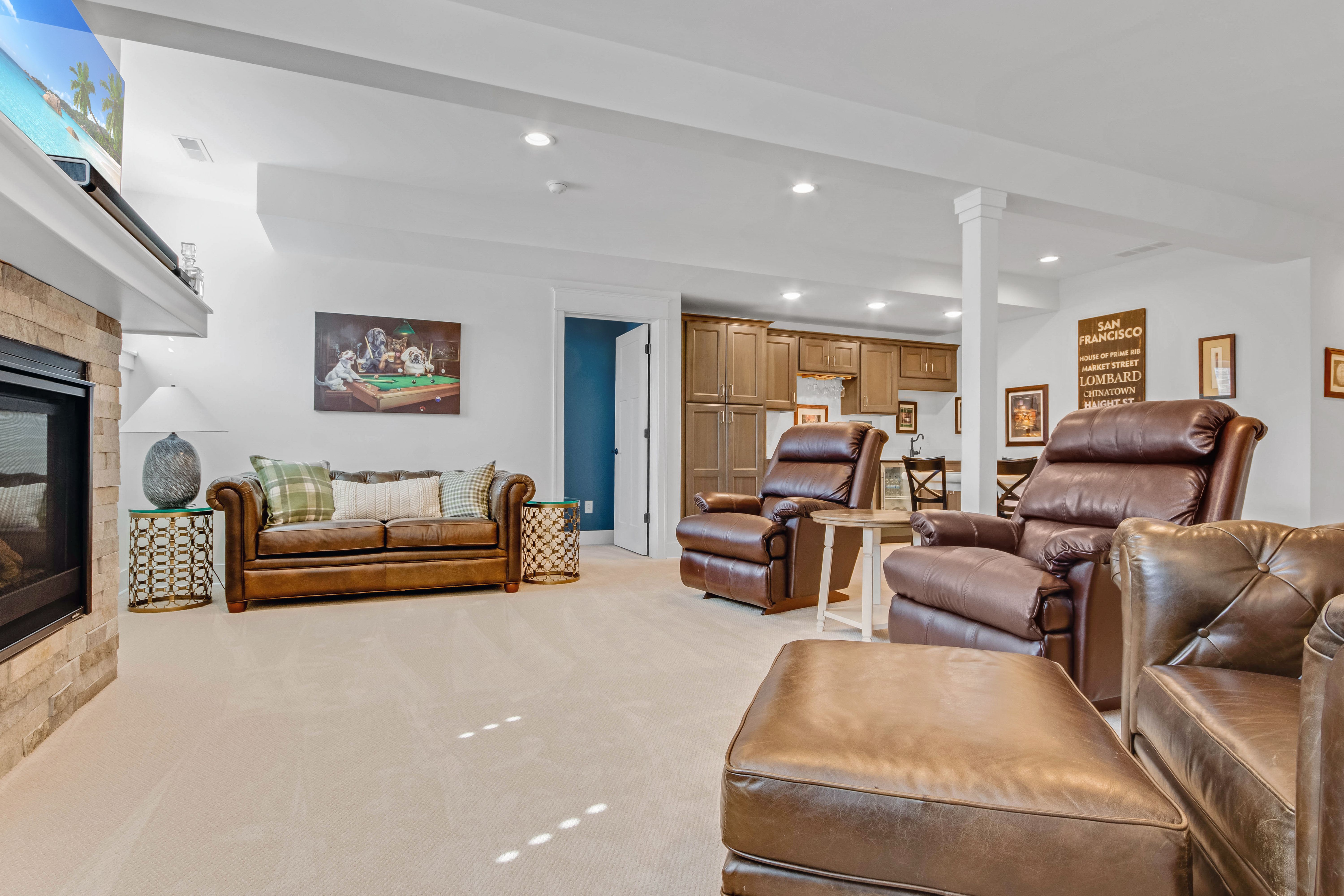  Stunning Four Bedroom Residence in Desirable Neighborhood - 物件實景